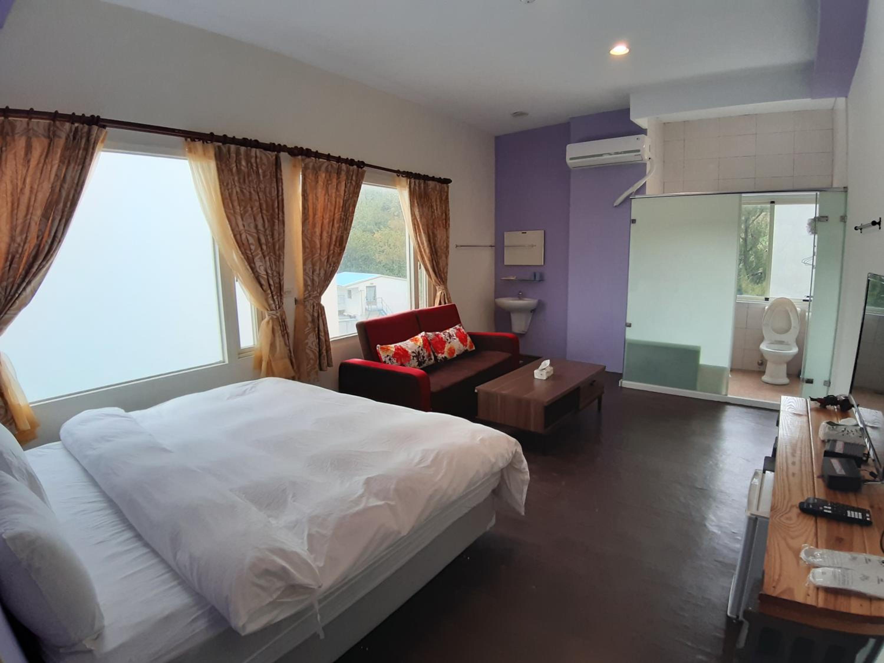Deluxe Double Room With Side Sea View photo 3