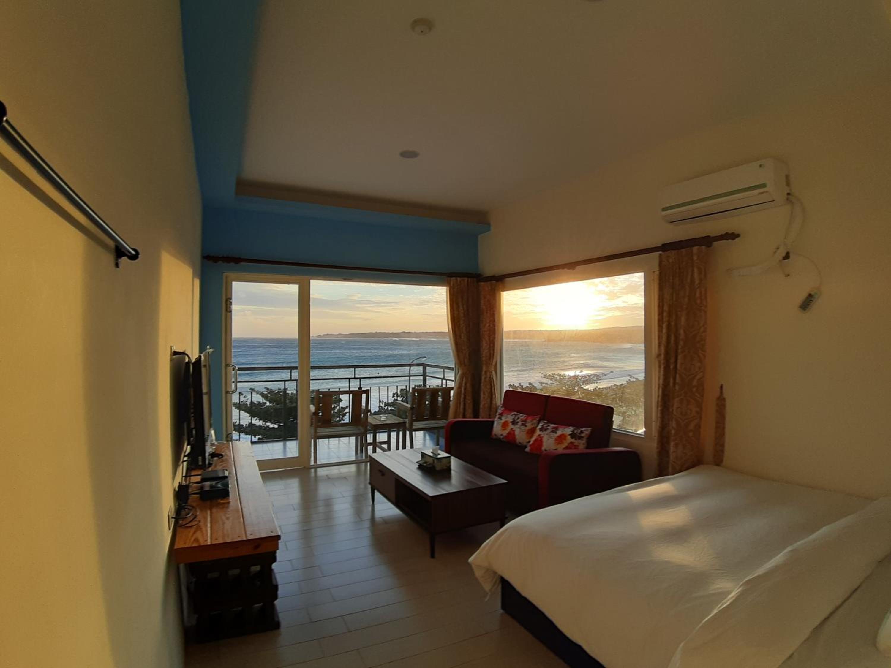 Deluxe Double Room with Balcony and Sea View photo 1