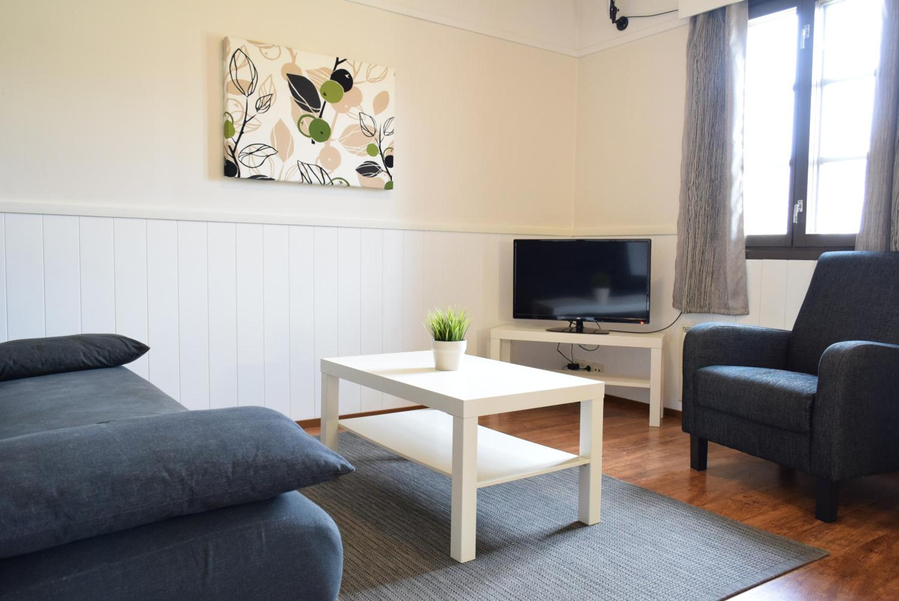 Two-Bedroom Cottage (4 Adults)  photo 3