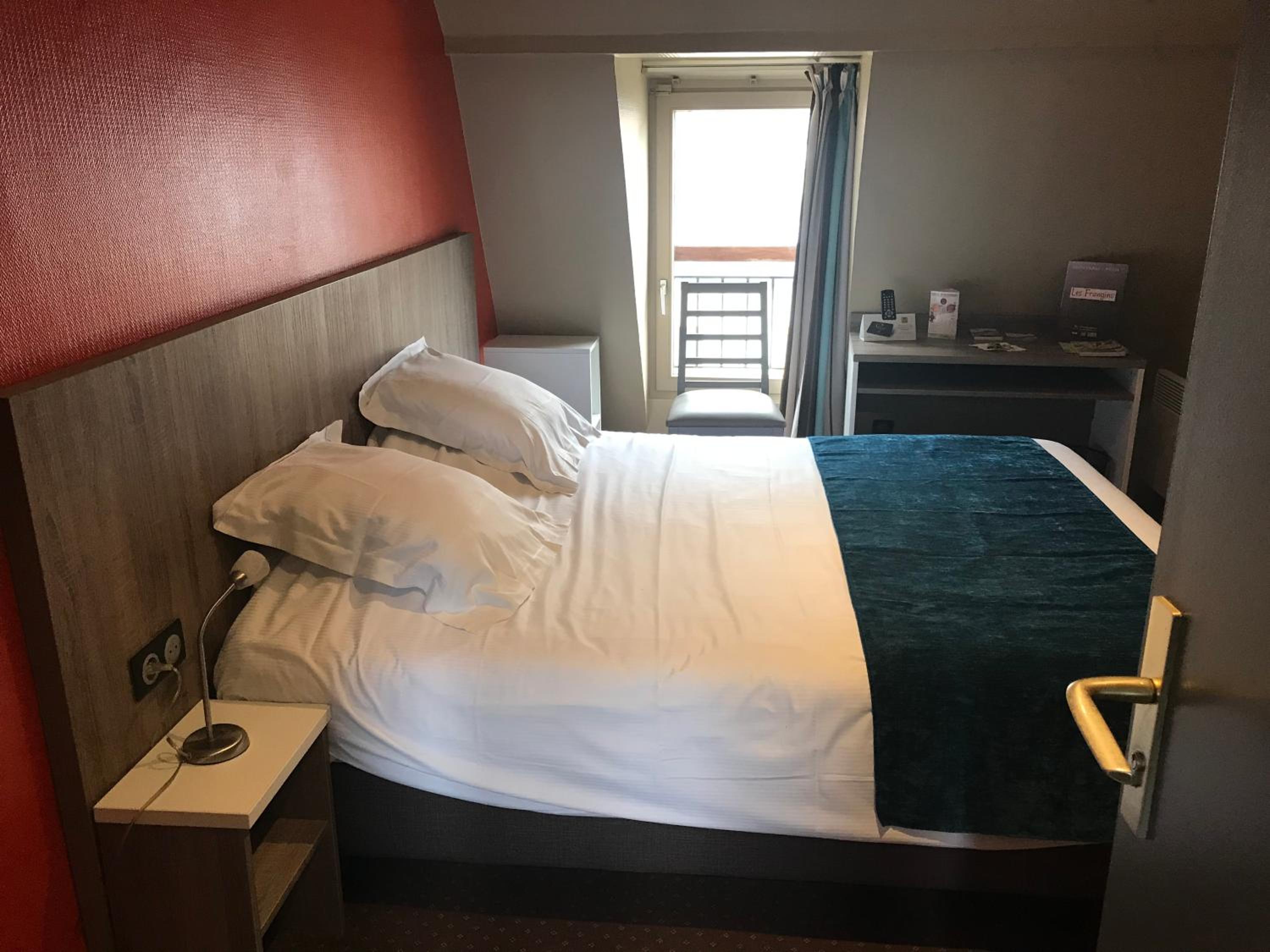 Double Room - Photo 9