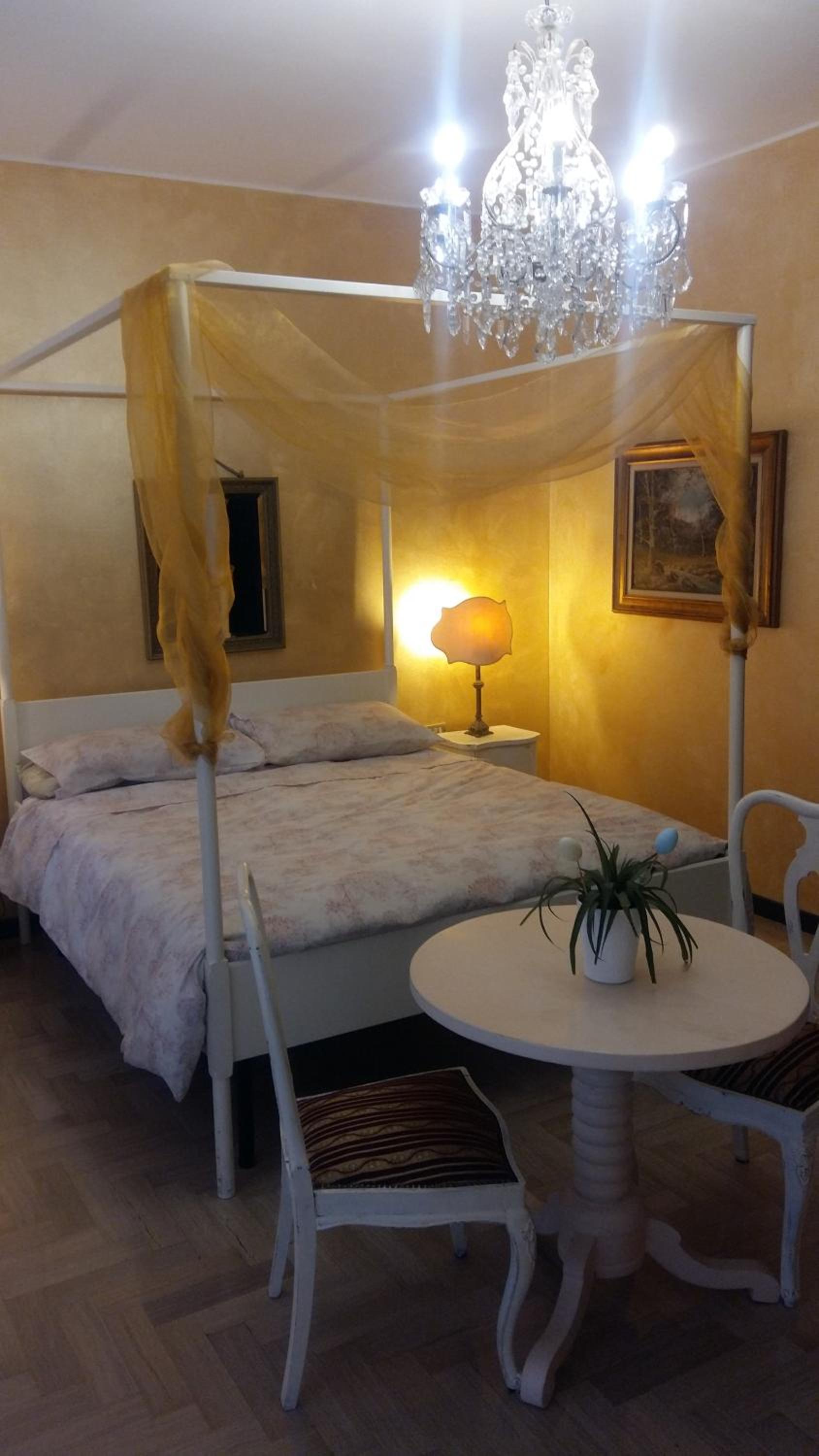 Double Room with Private Bathroom - Photo 6