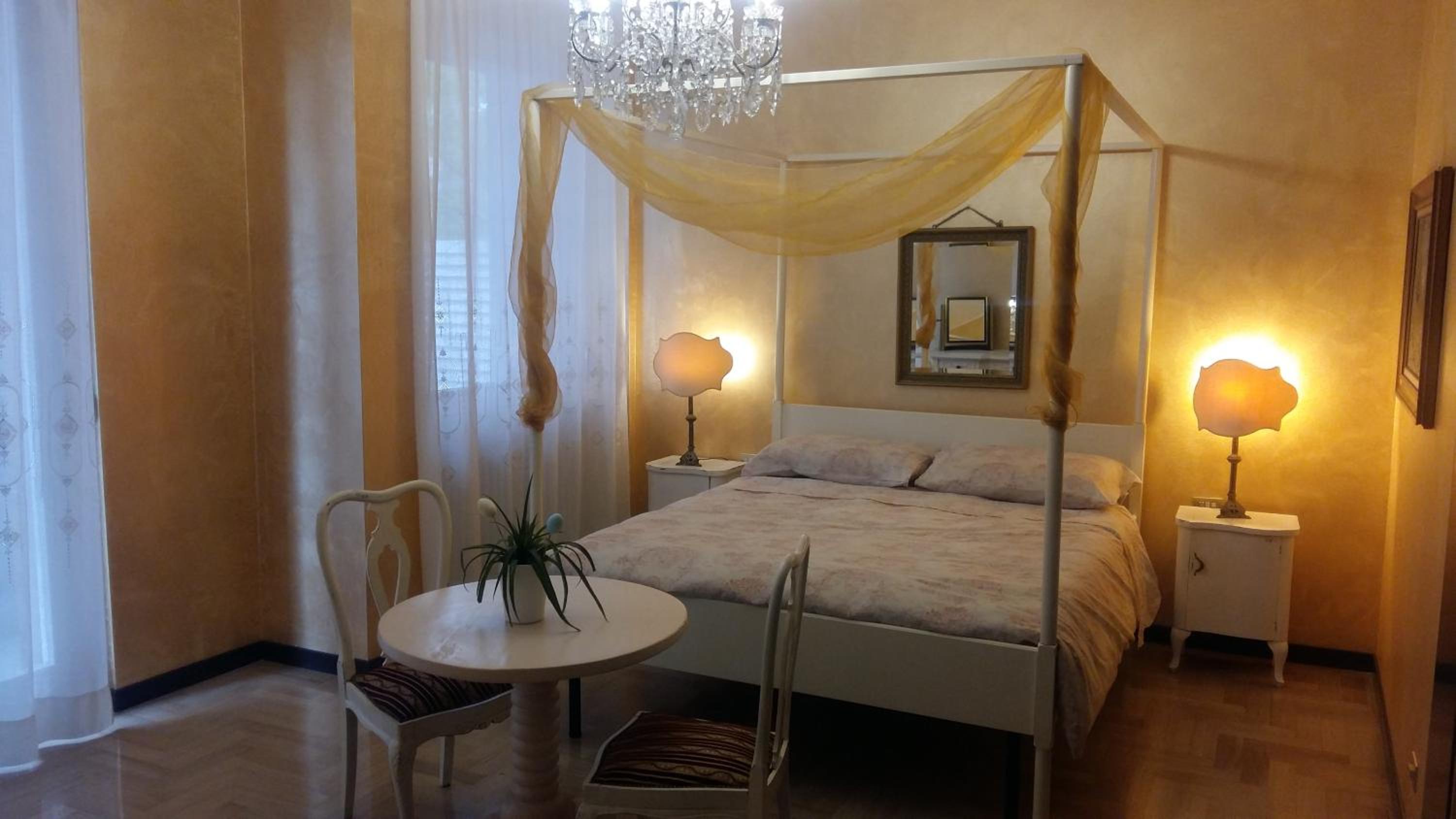 Double Room with Private Bathroom - Photo 1