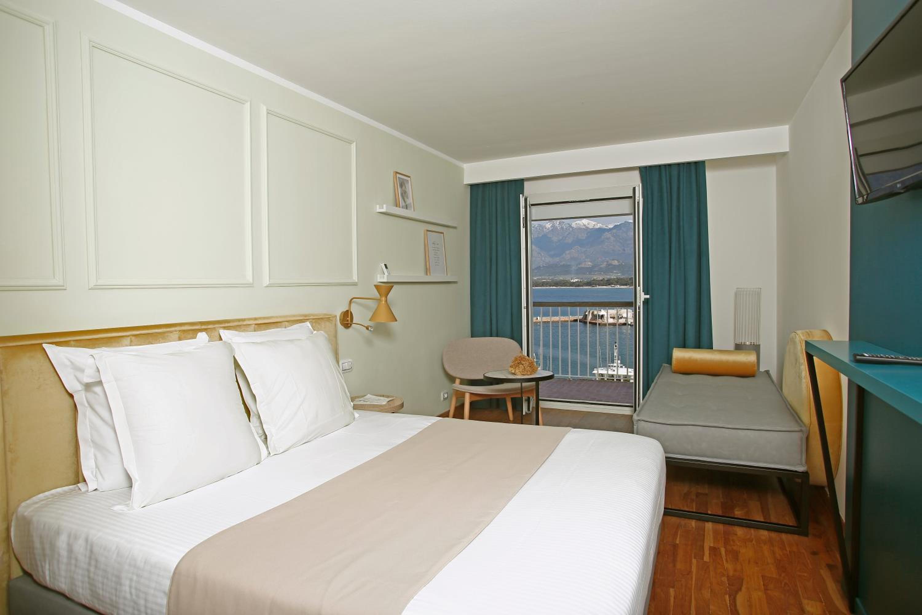 Double Standard Room - Sea View photo 3