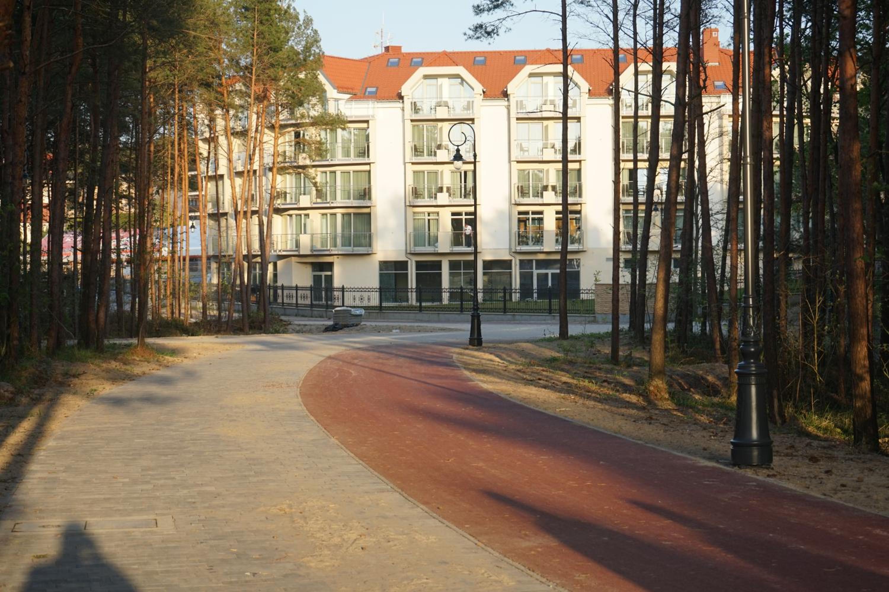 Deluxe Twin or Double Room with Balcony and Forest View - Photo 11