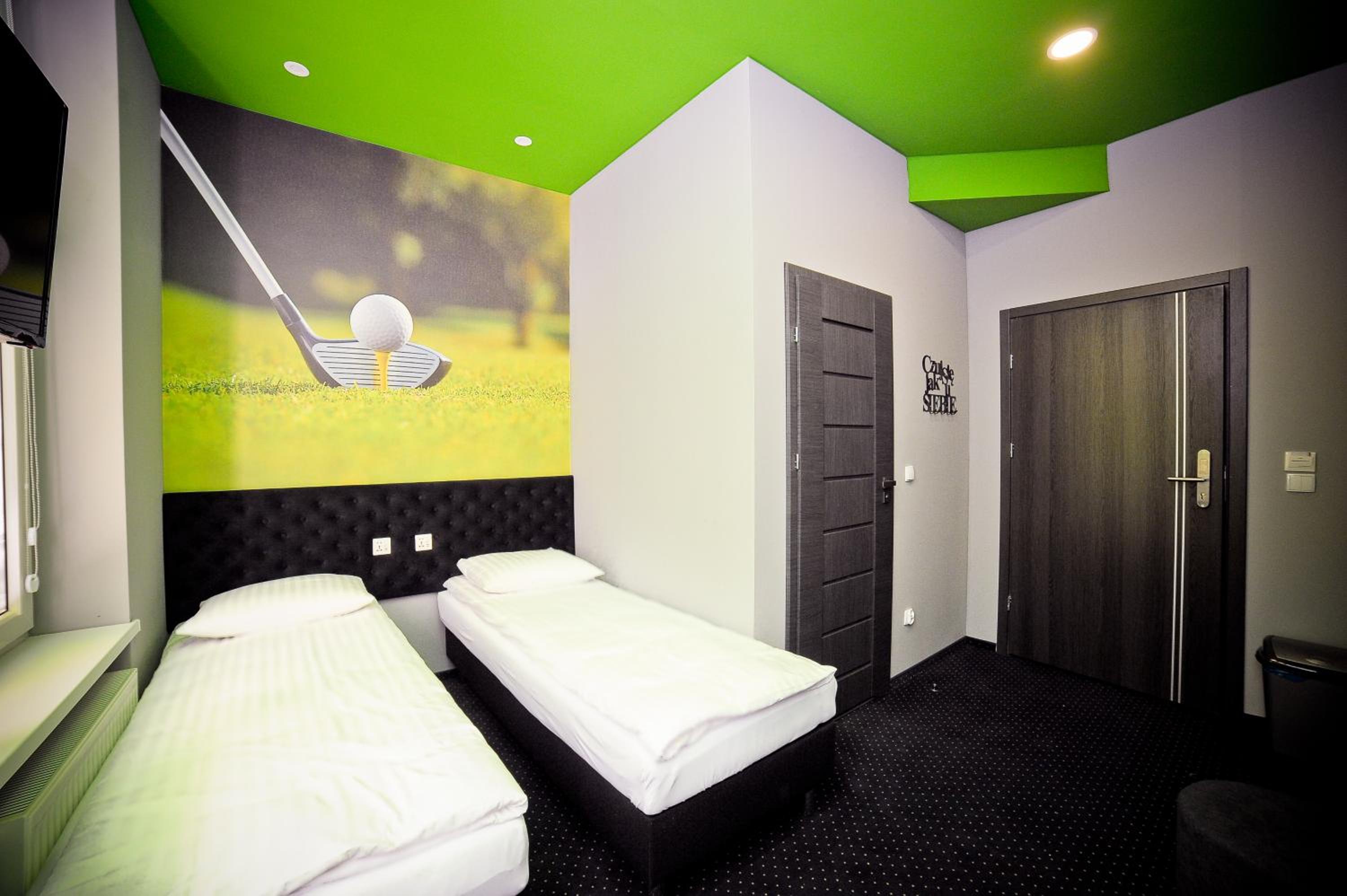 Quadruple Room with Private Bathroom - Photo 4