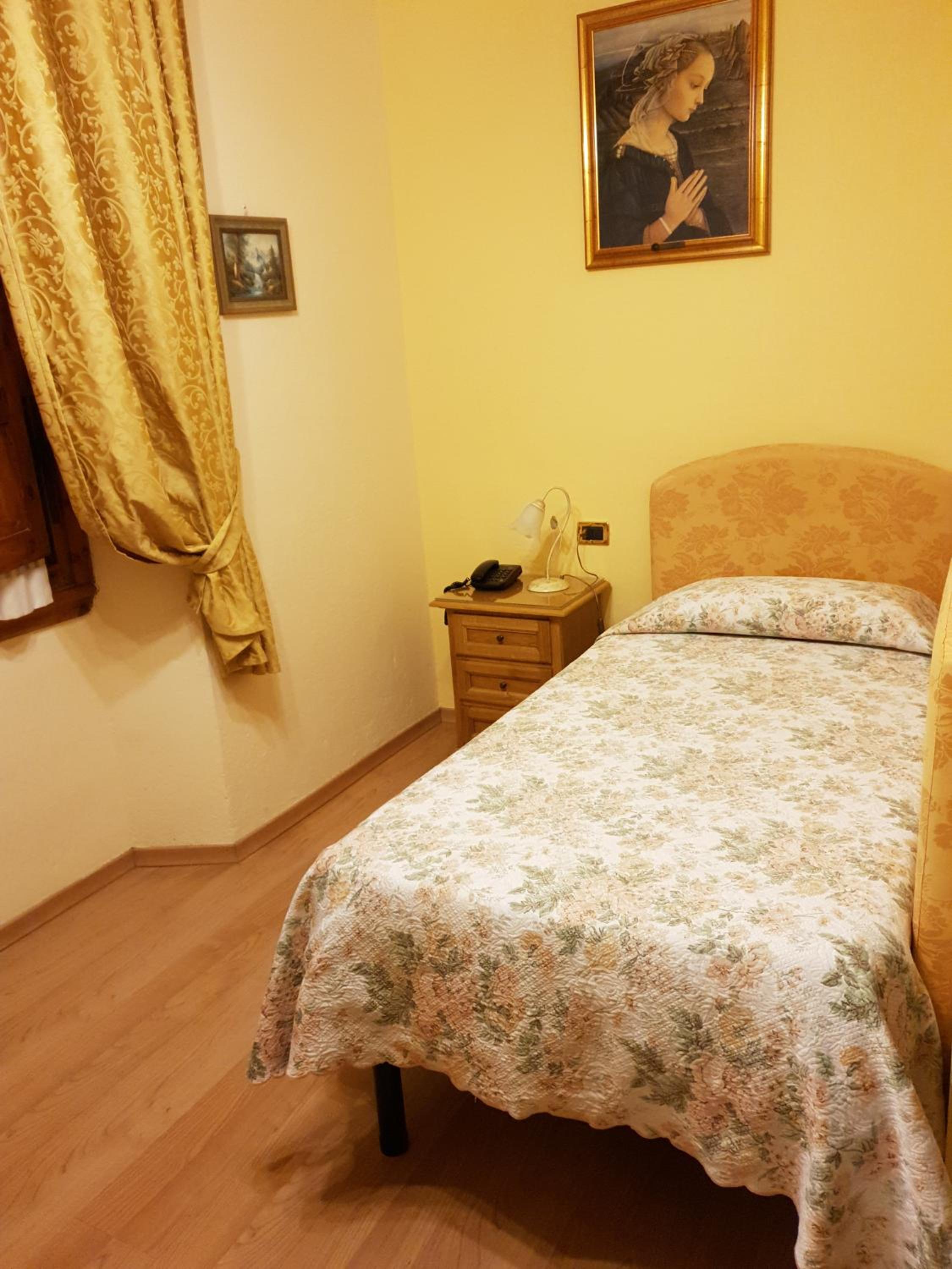 Single Room photo 1