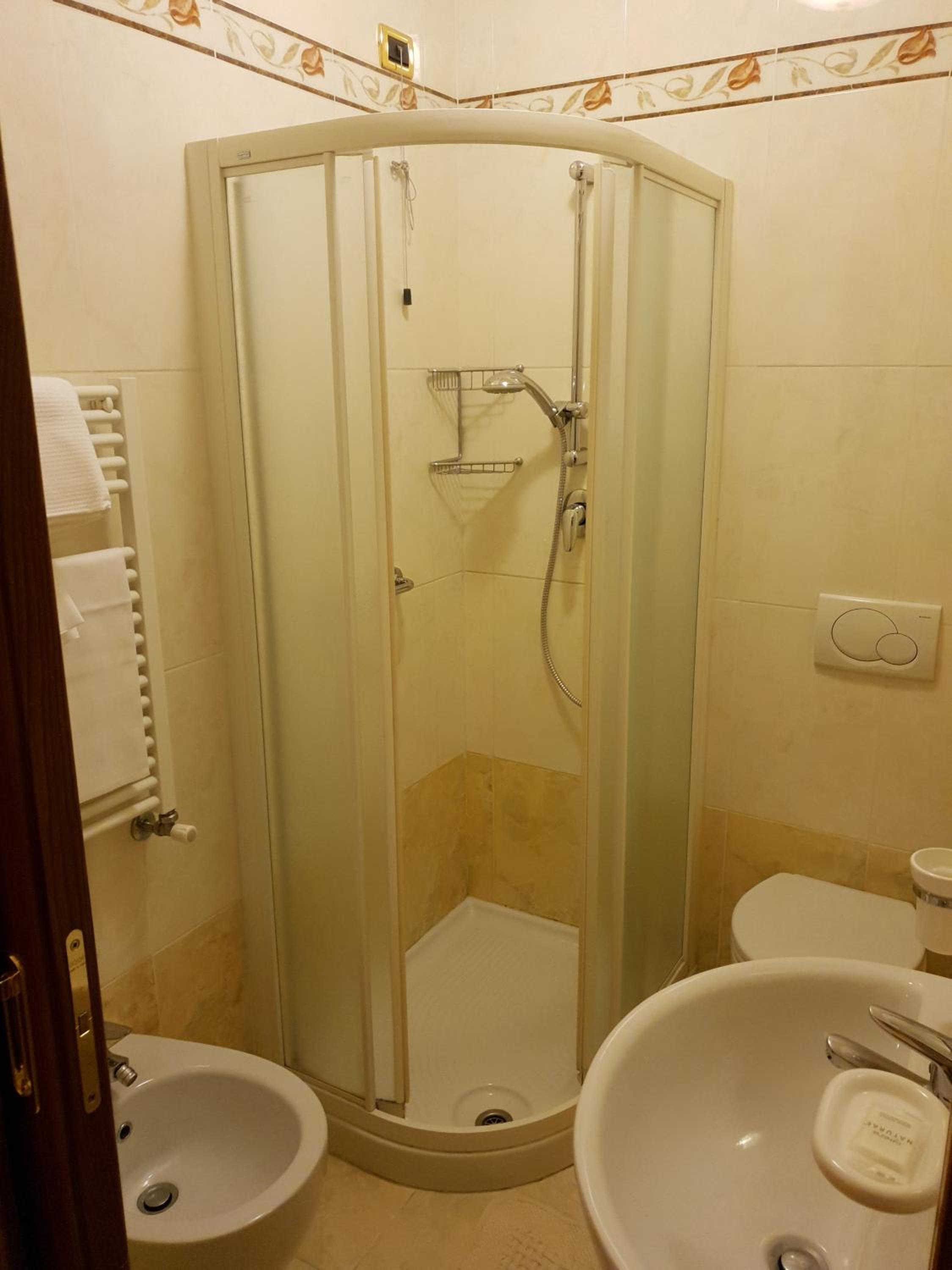 Single Room photo 3