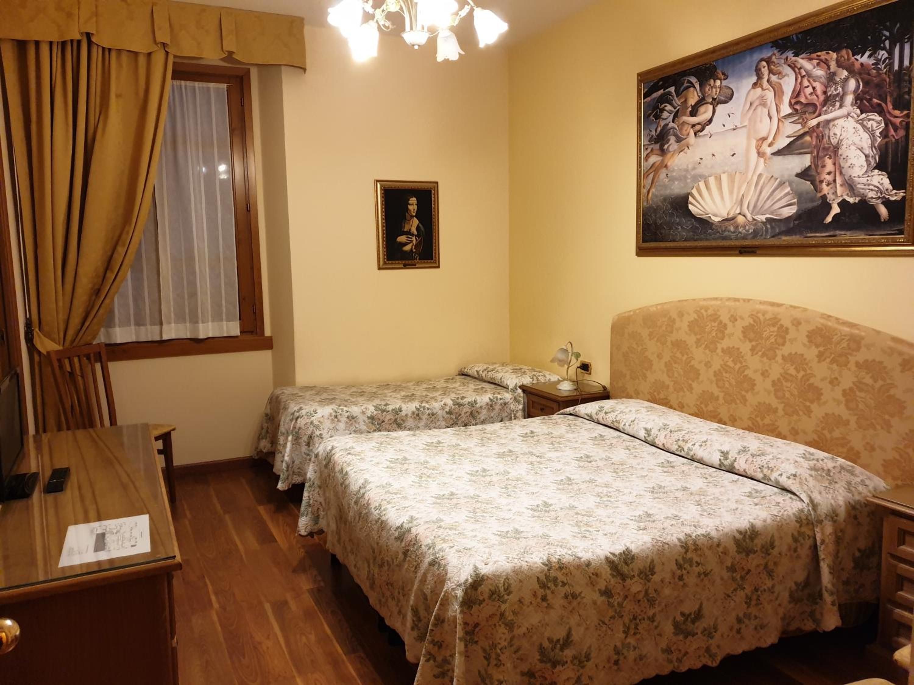 Classic Triple Room photo 3