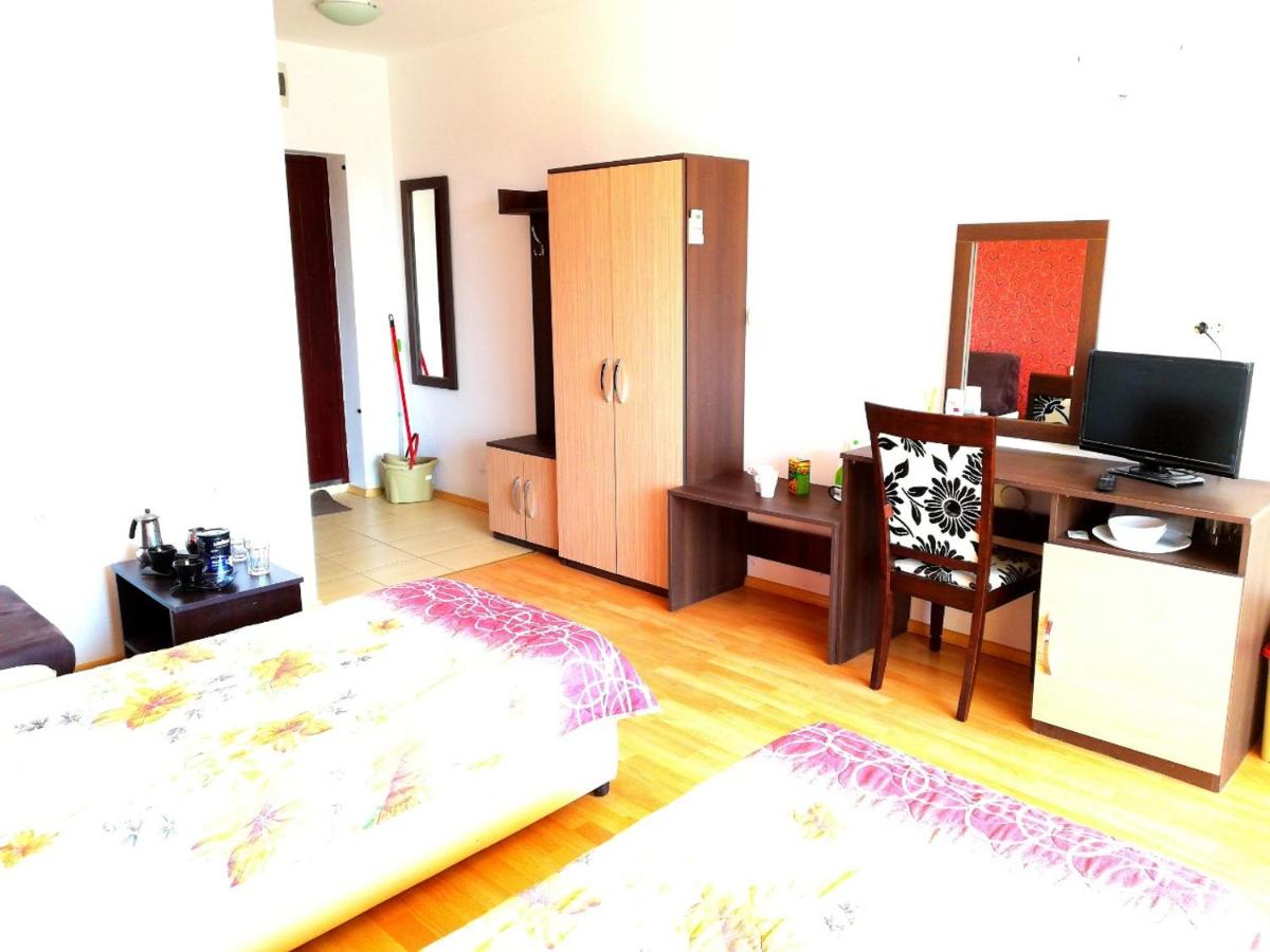Double or Twin Room with Balcony photo 3