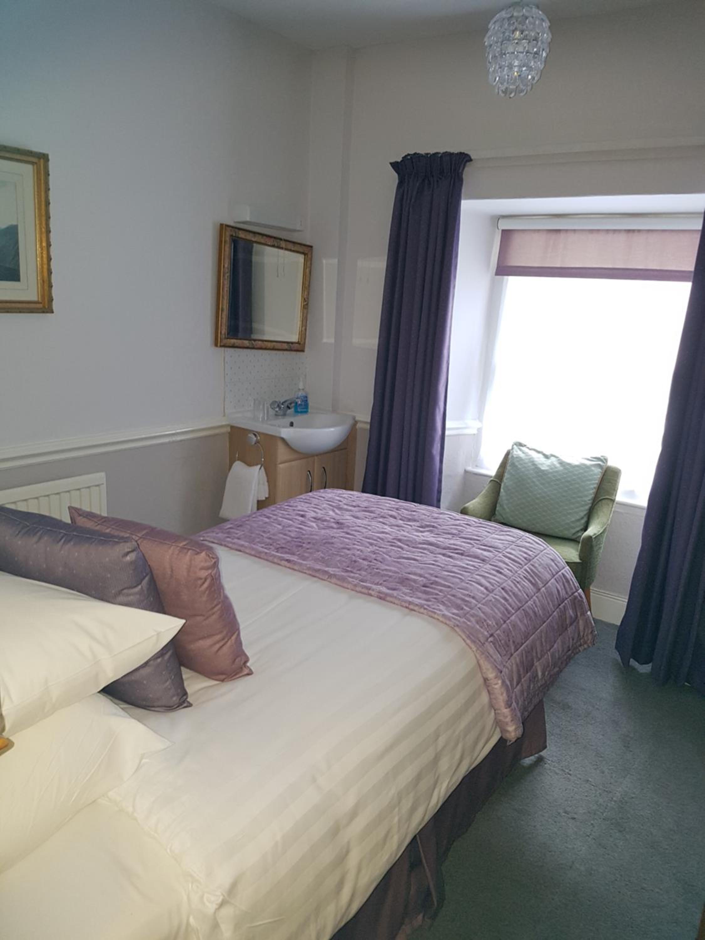 Single Room with Private External Bathroom