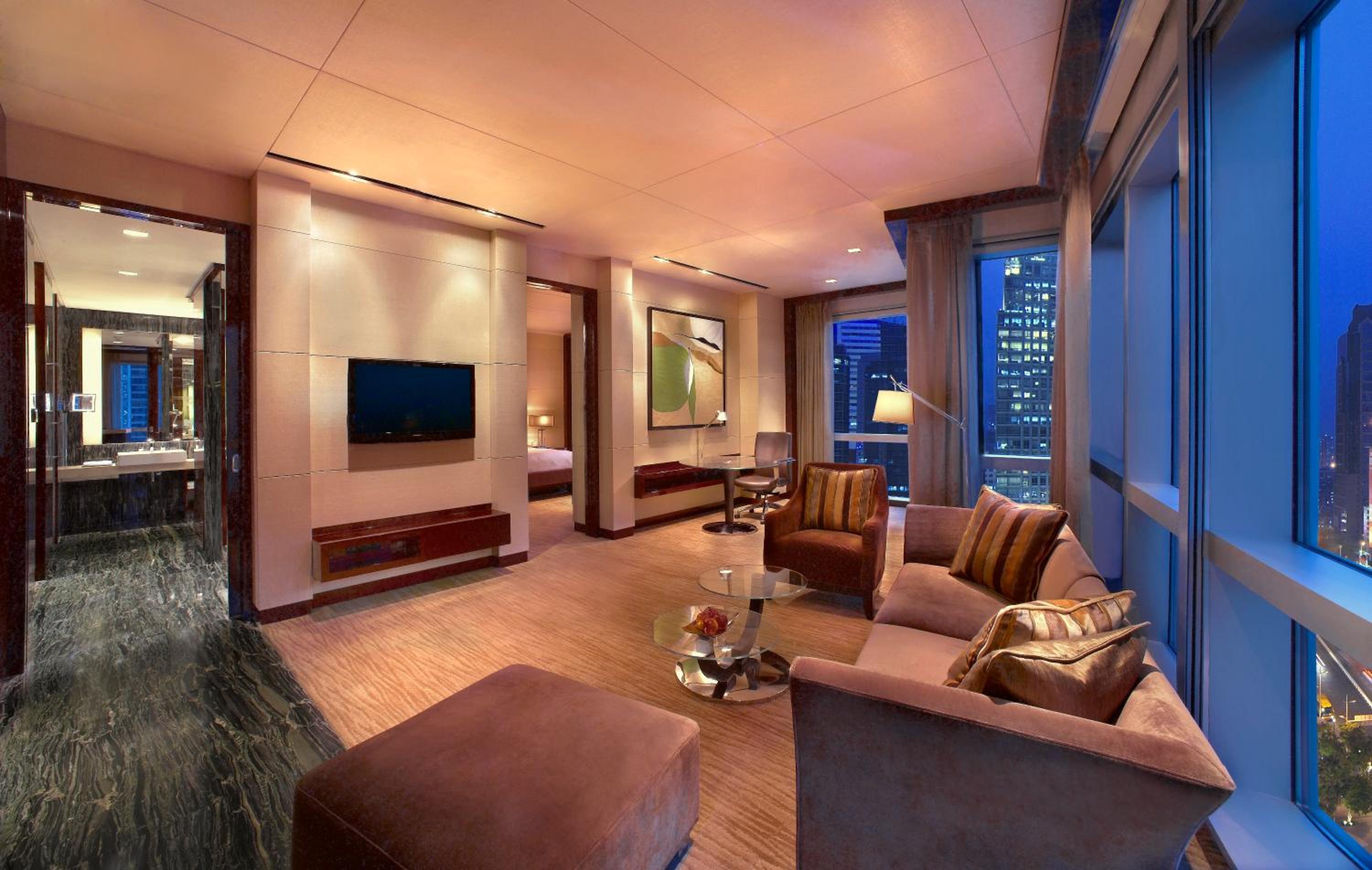 Executive King Suite - Photo 1
