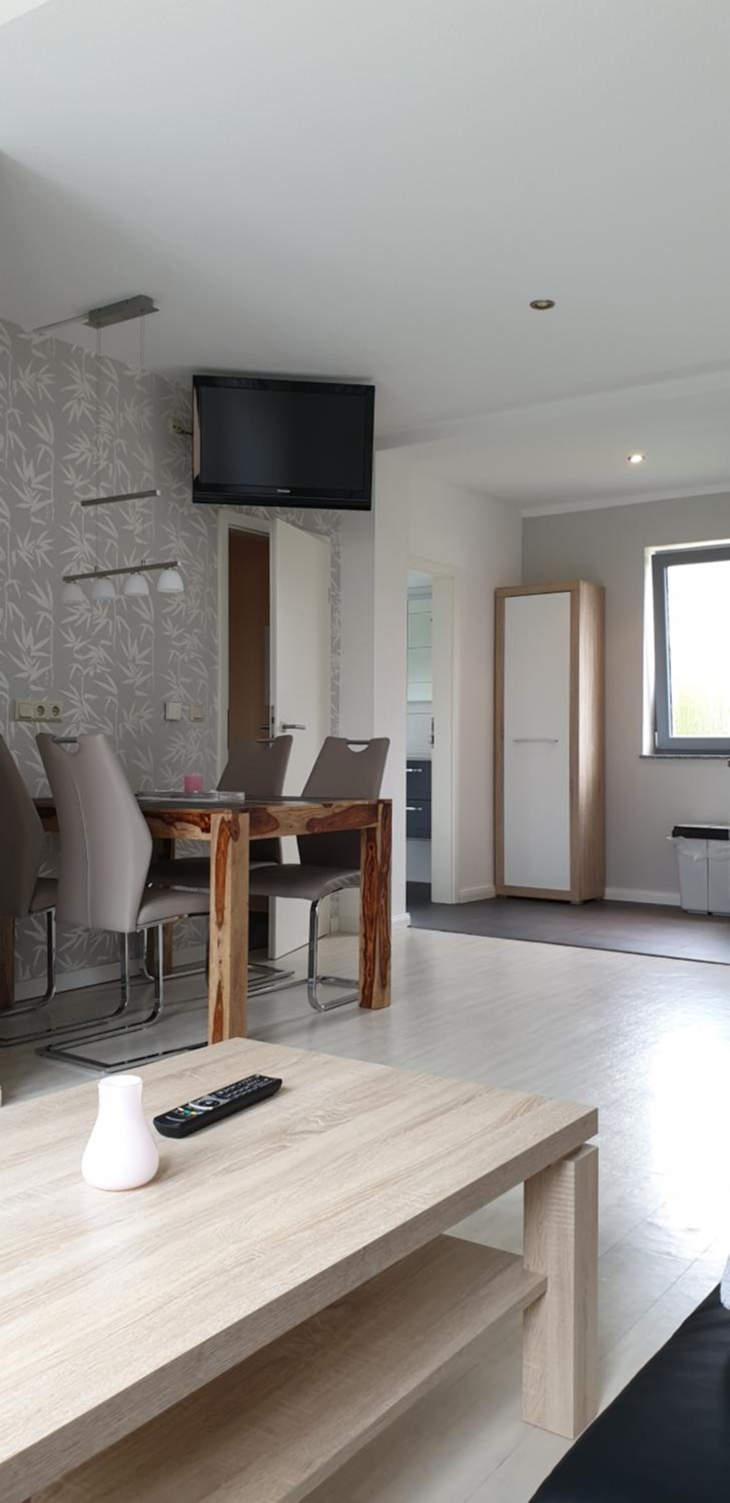 One-Bedroom Apartment - Photo 1