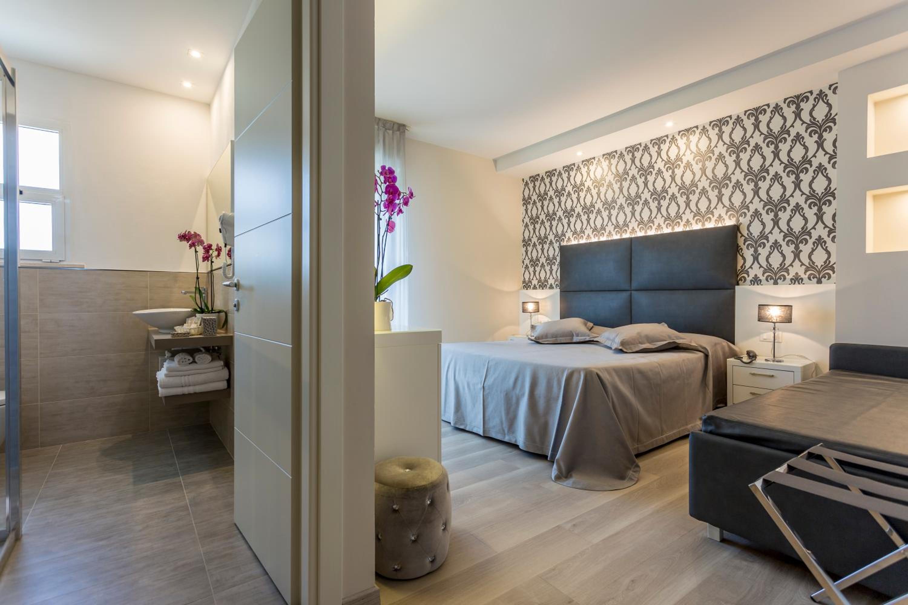 Elite Quadruple Room - Photo 1