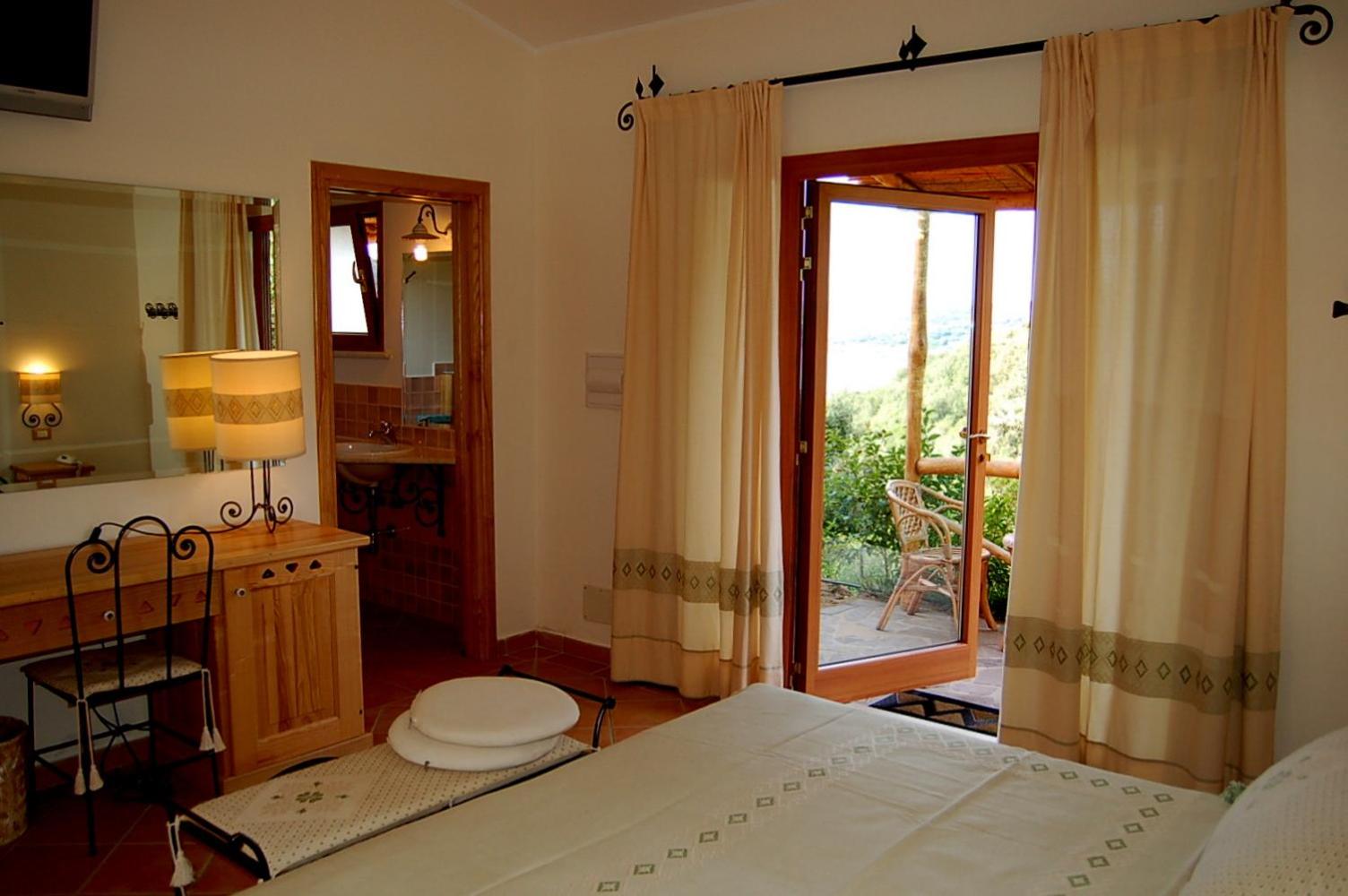 Double or Twin Room with Garden View photo 2