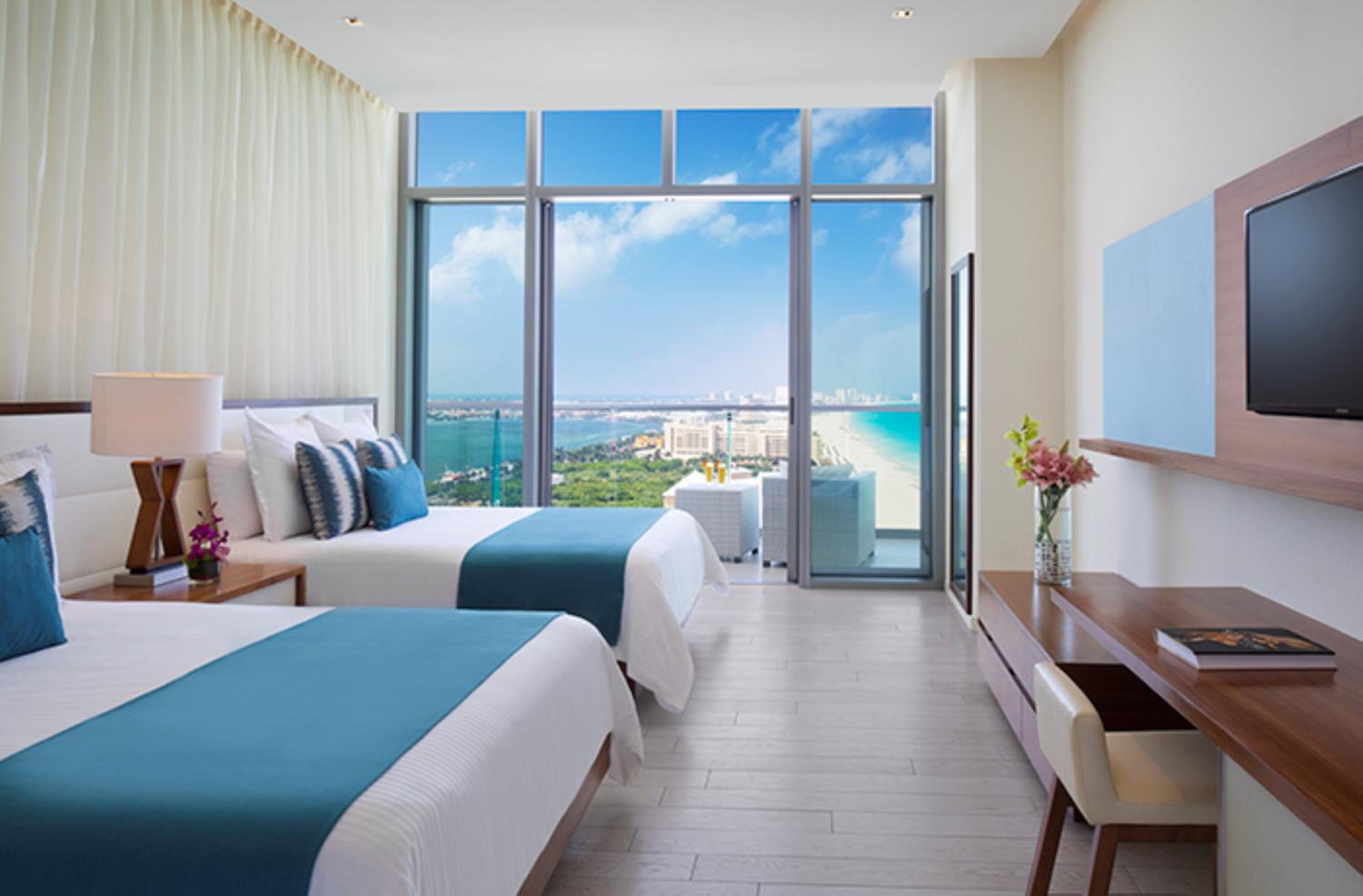 Deluxe Partial Ocean View Double - Photo 1