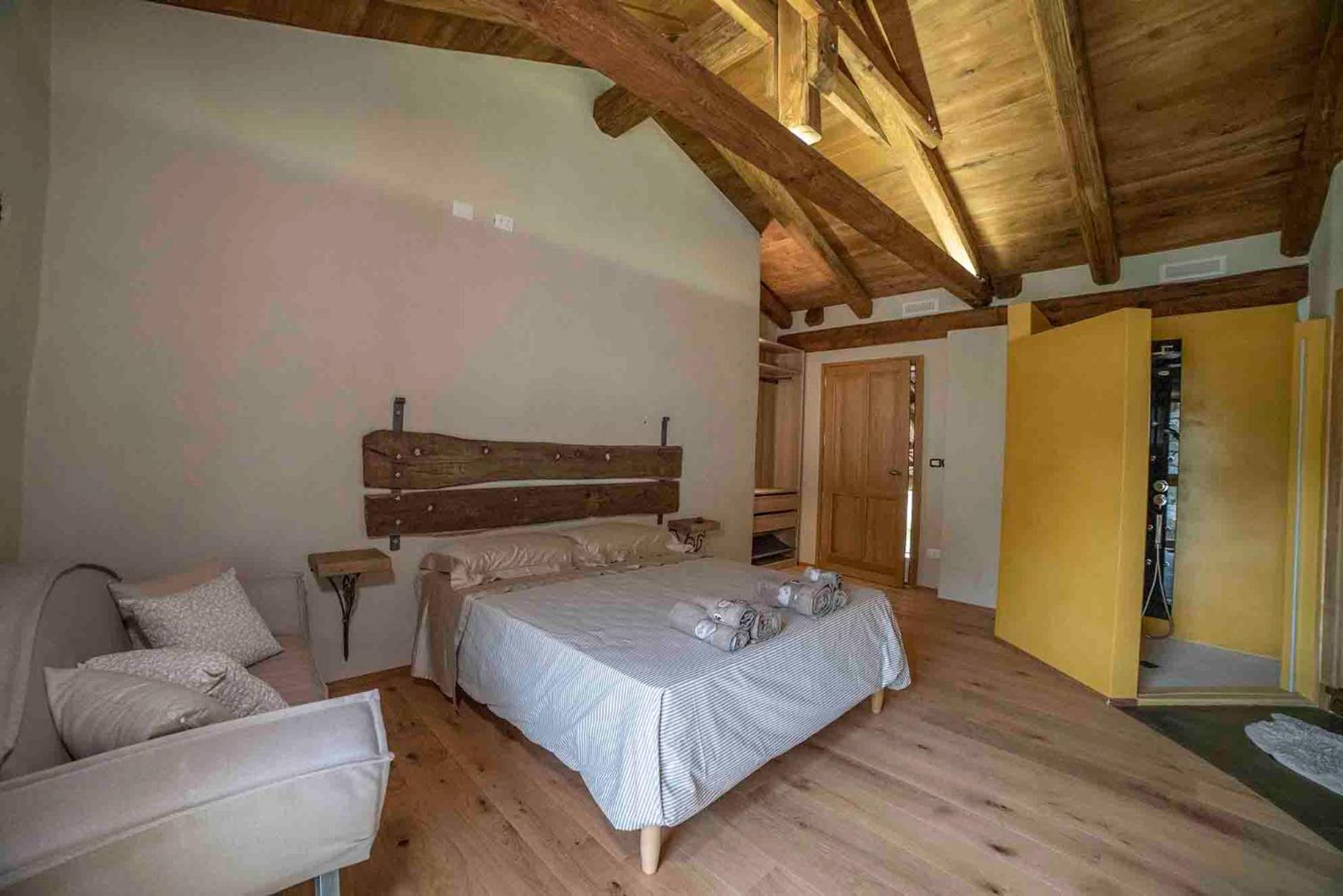 Deluxe Double Room with Bath photo 1