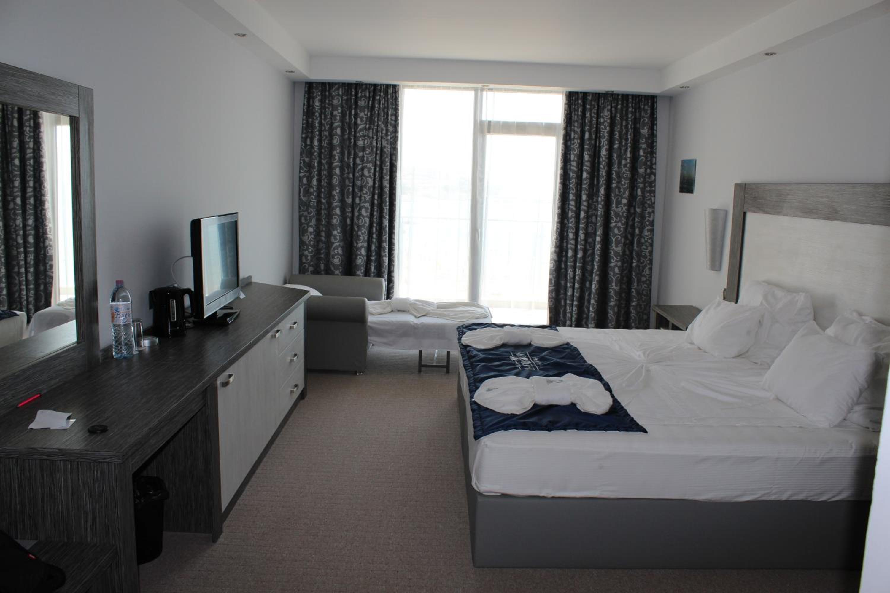 Double Room with Sea View - Photo 1
