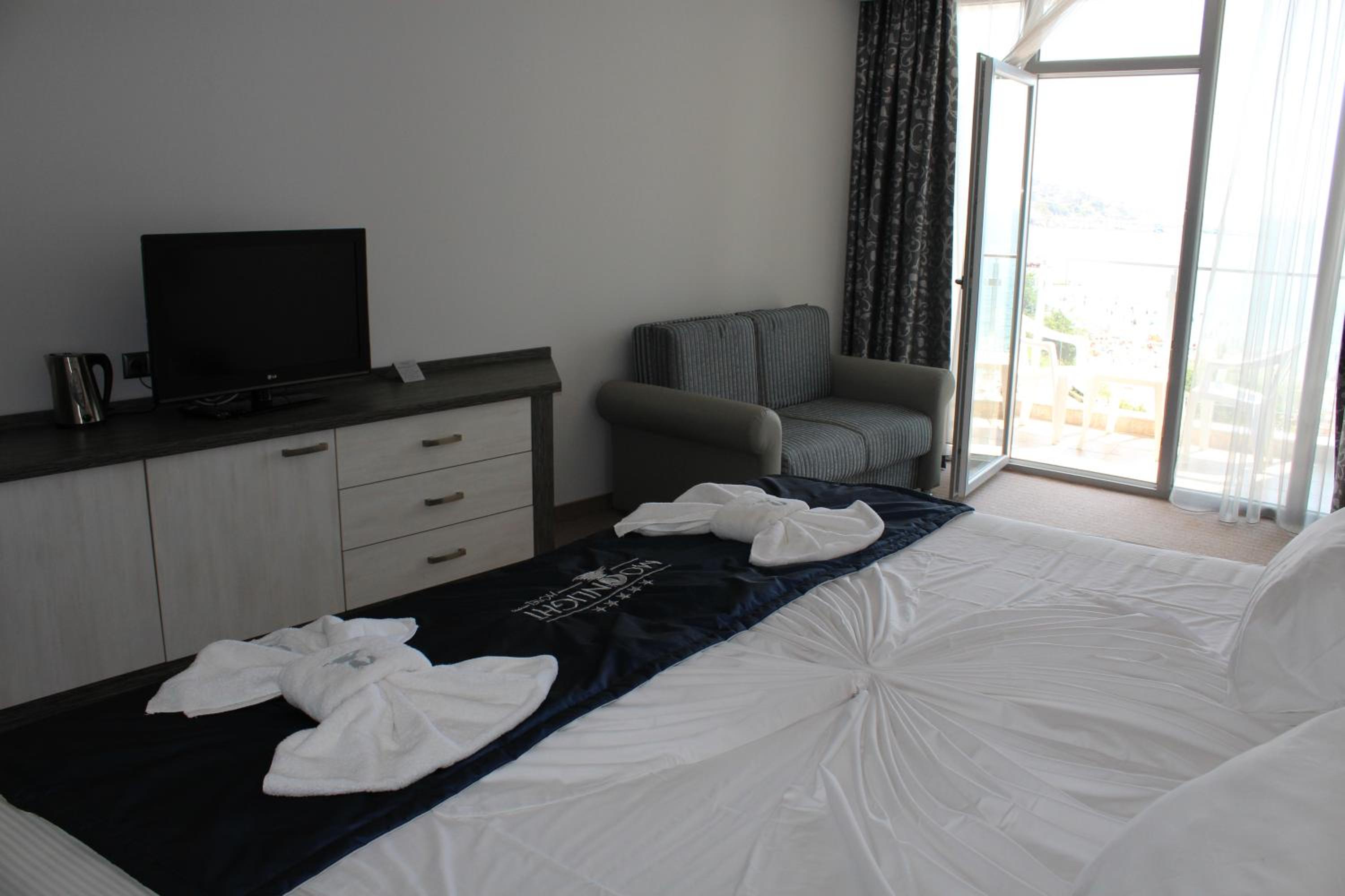 Double Room with Sea View - Photo 8