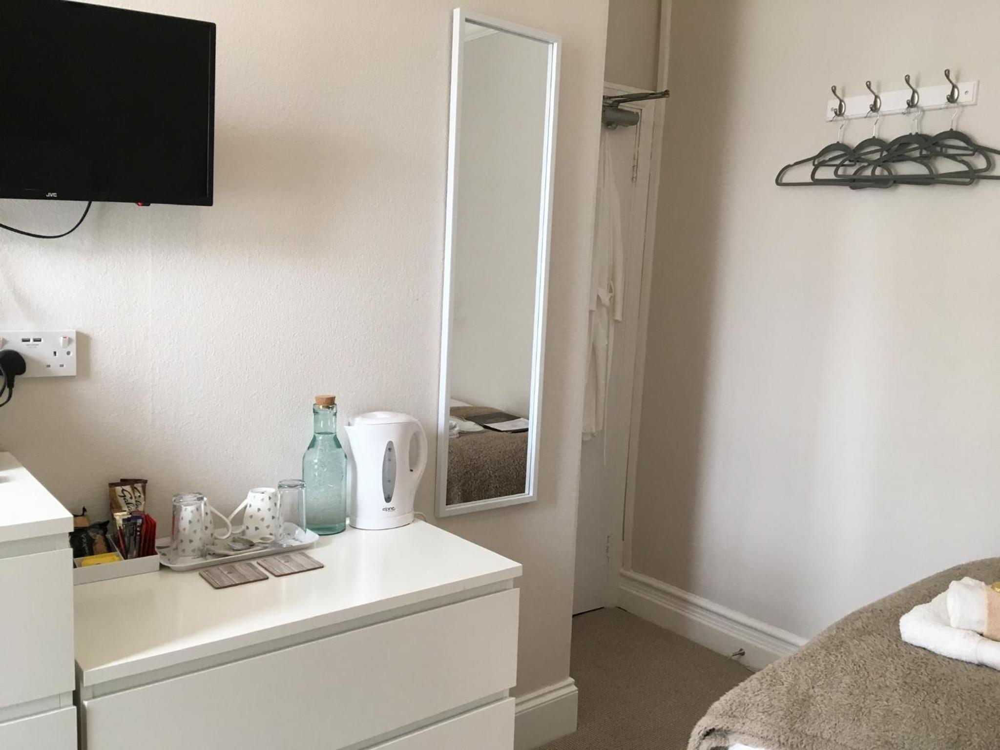 Twin Room with Private External Bathroom