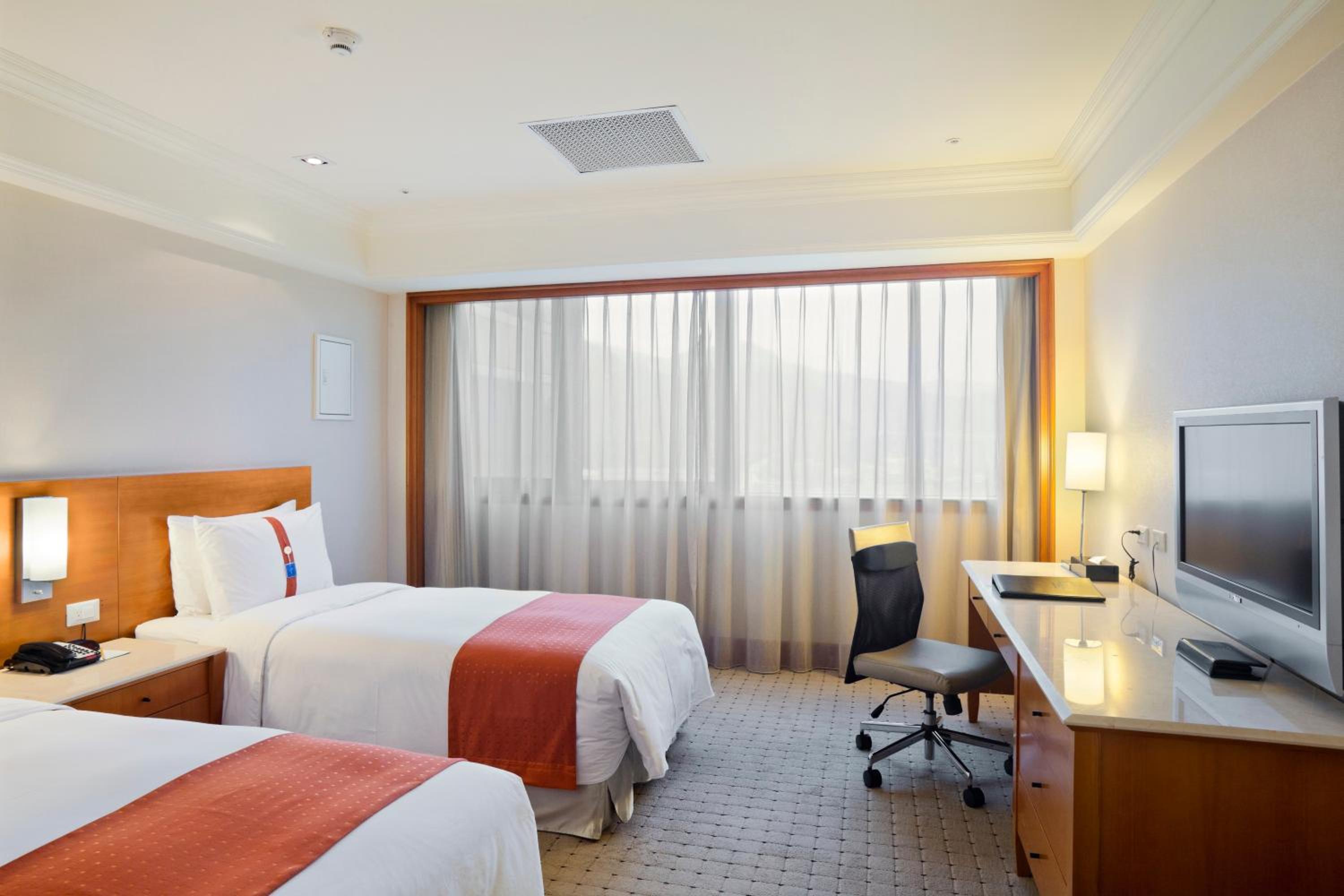 Deluxe Twin Room - Photo 3