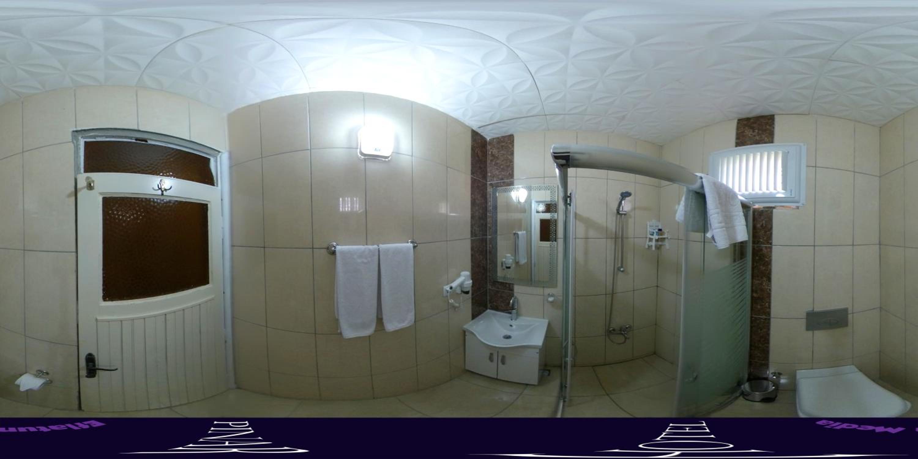 Twin Room with Bathroom photo 3