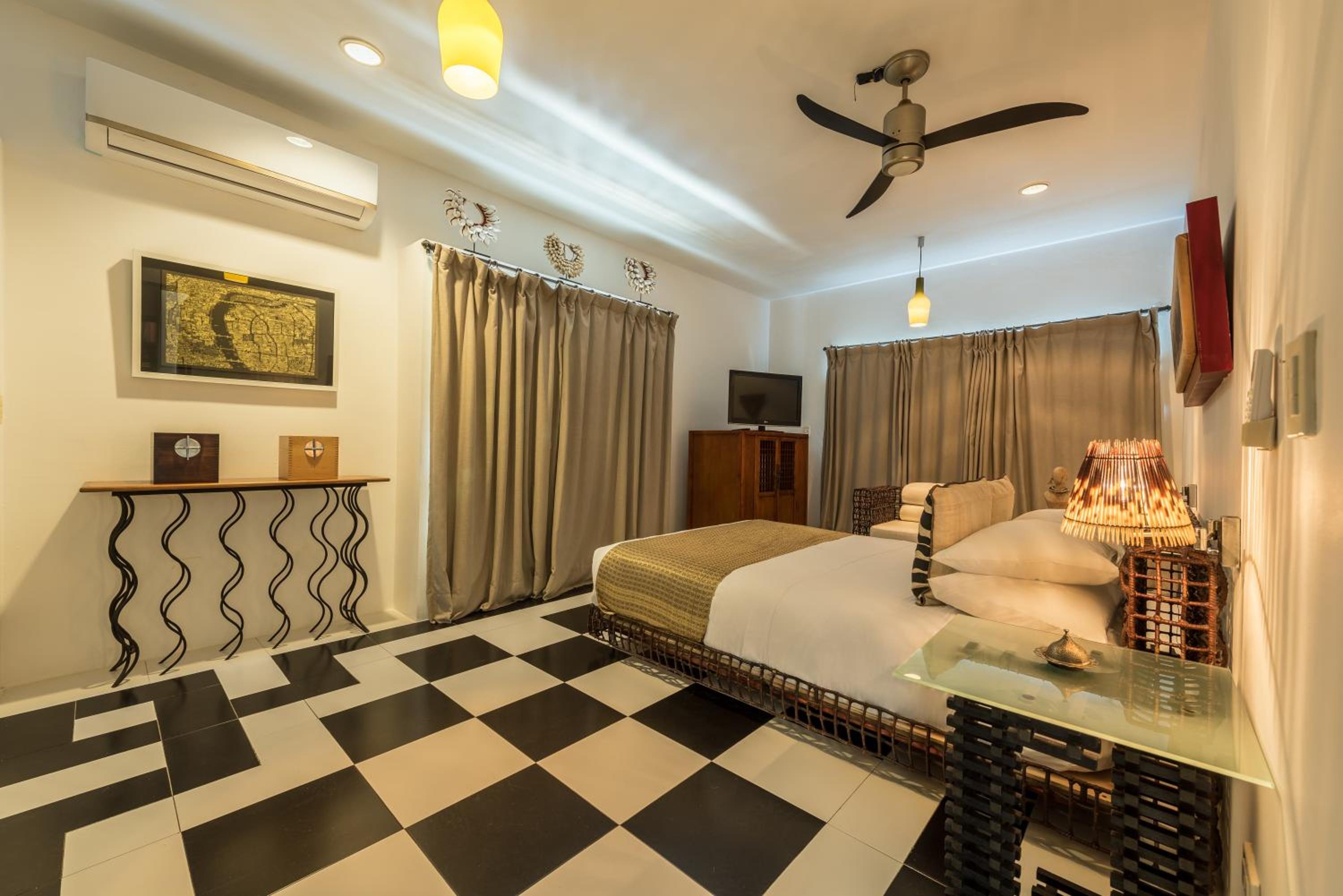 Deluxe King Room photo 3