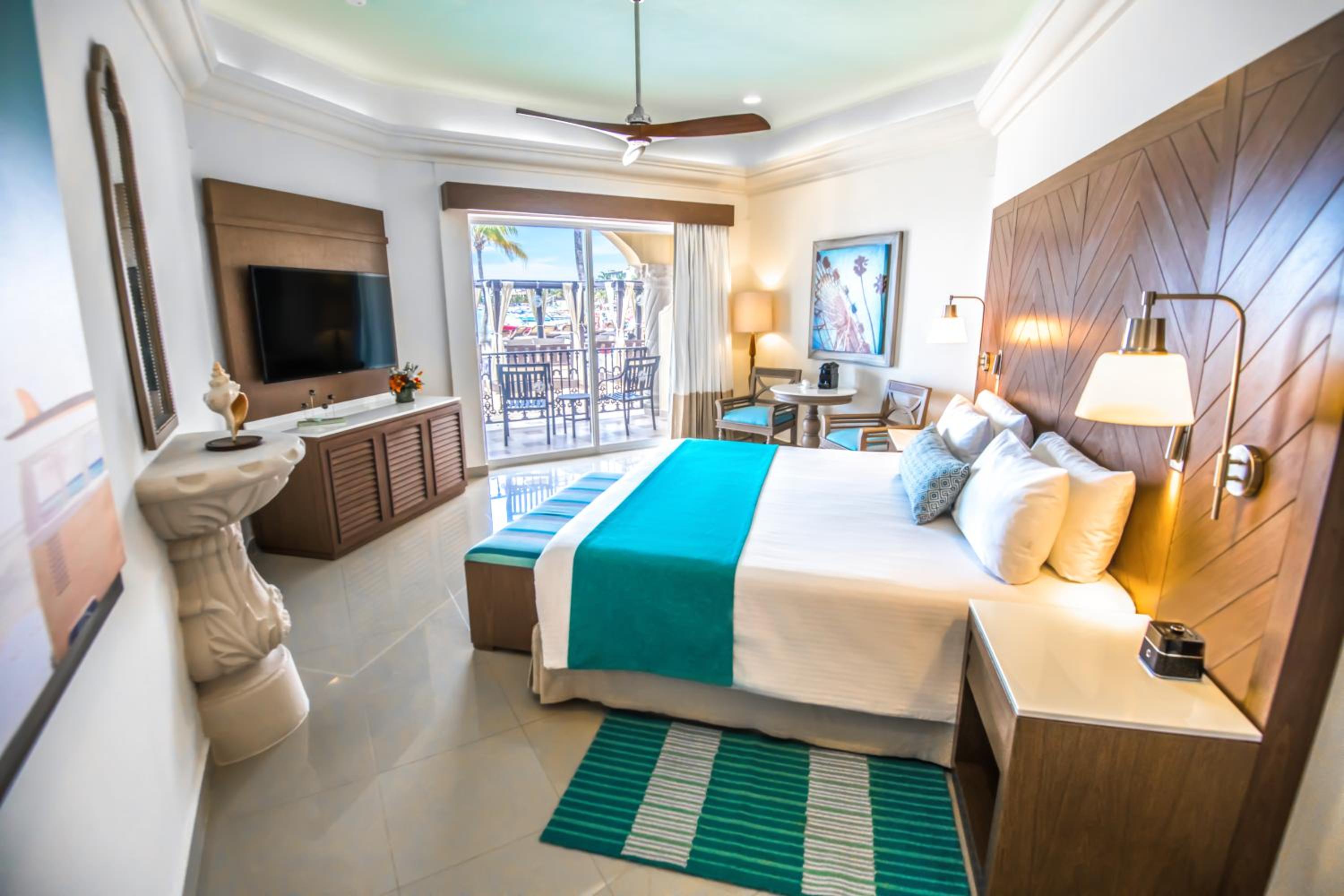 Junior Suite 1 King Bed, Beachfront Walk-Out - Photo 5