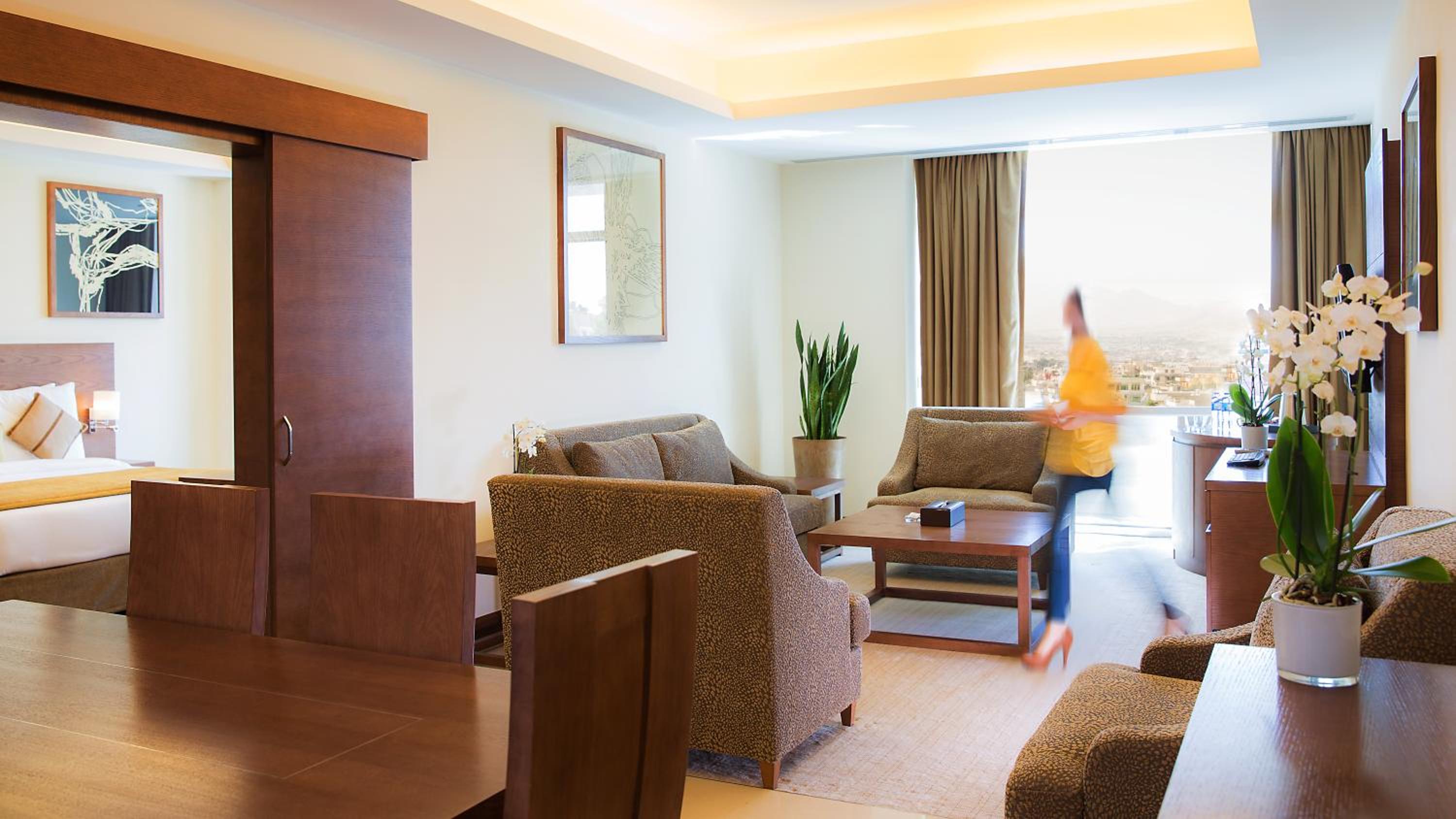 Executive Suite - Photo 1