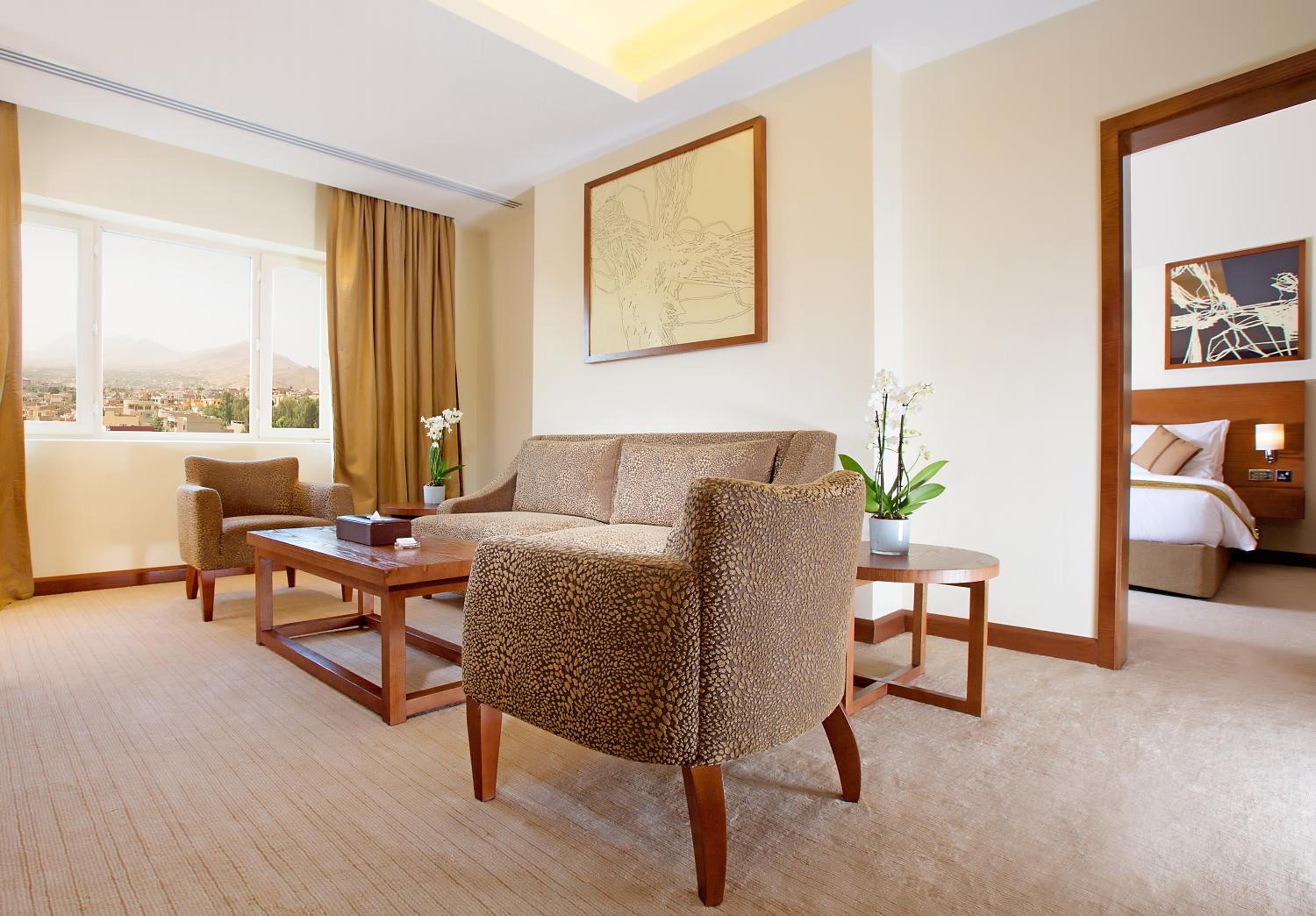 Executive Suite - Photo 3