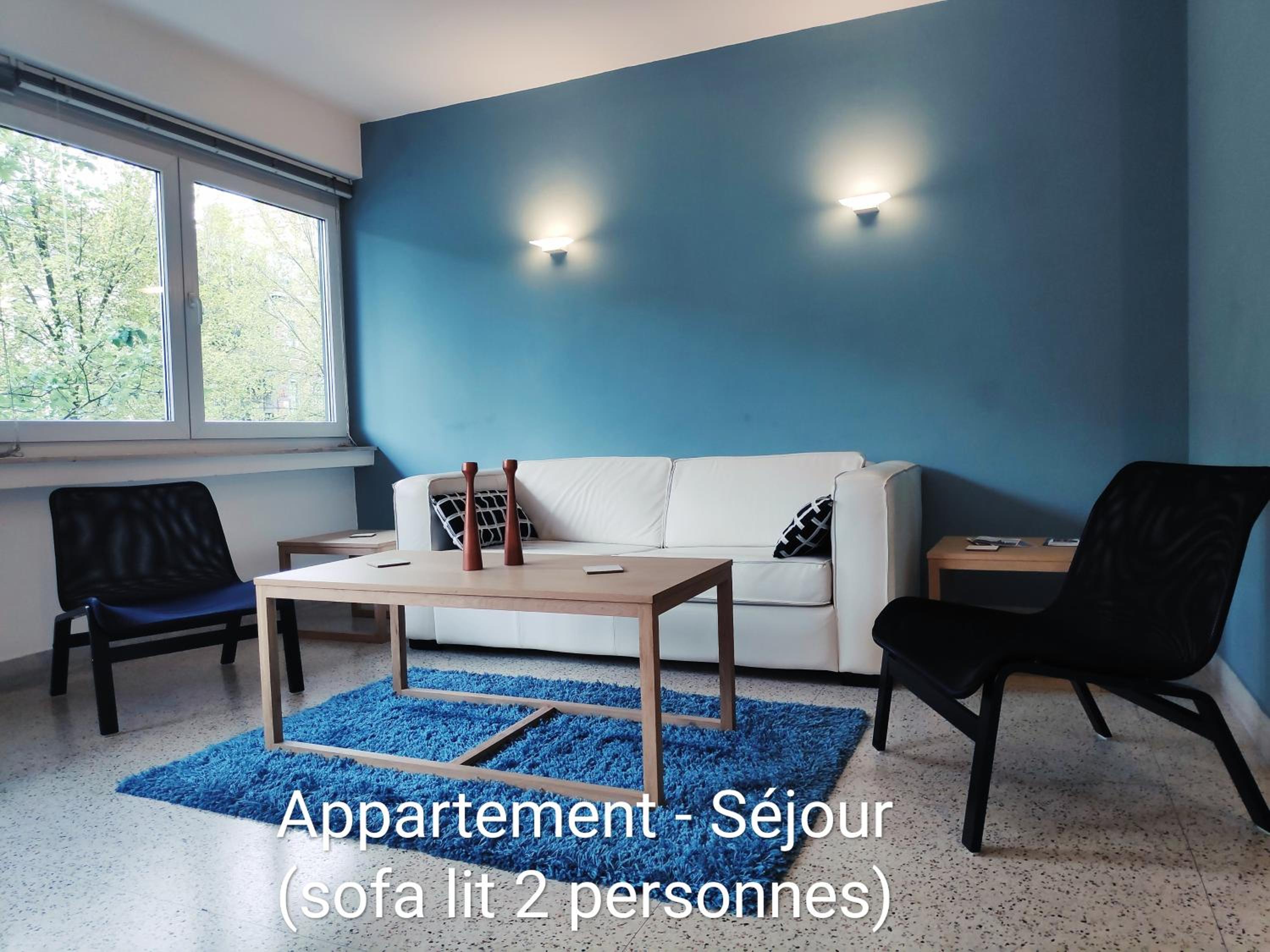 One-Bedroom Apartment photo 1
