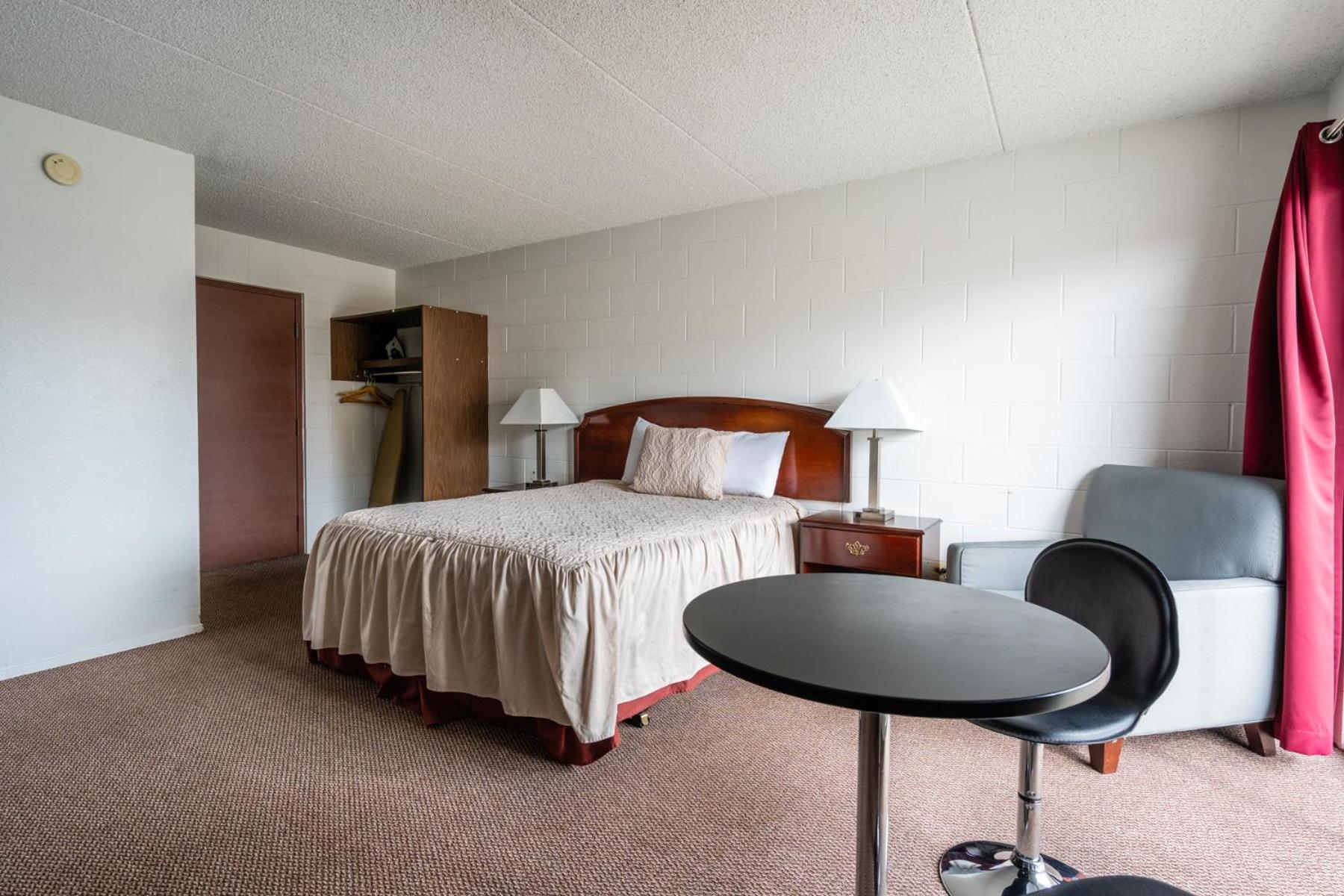 Single Room photo 3