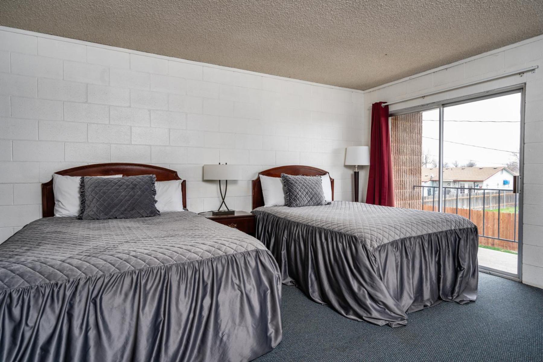 Double Room with Balcony (3 Adults) photo 1