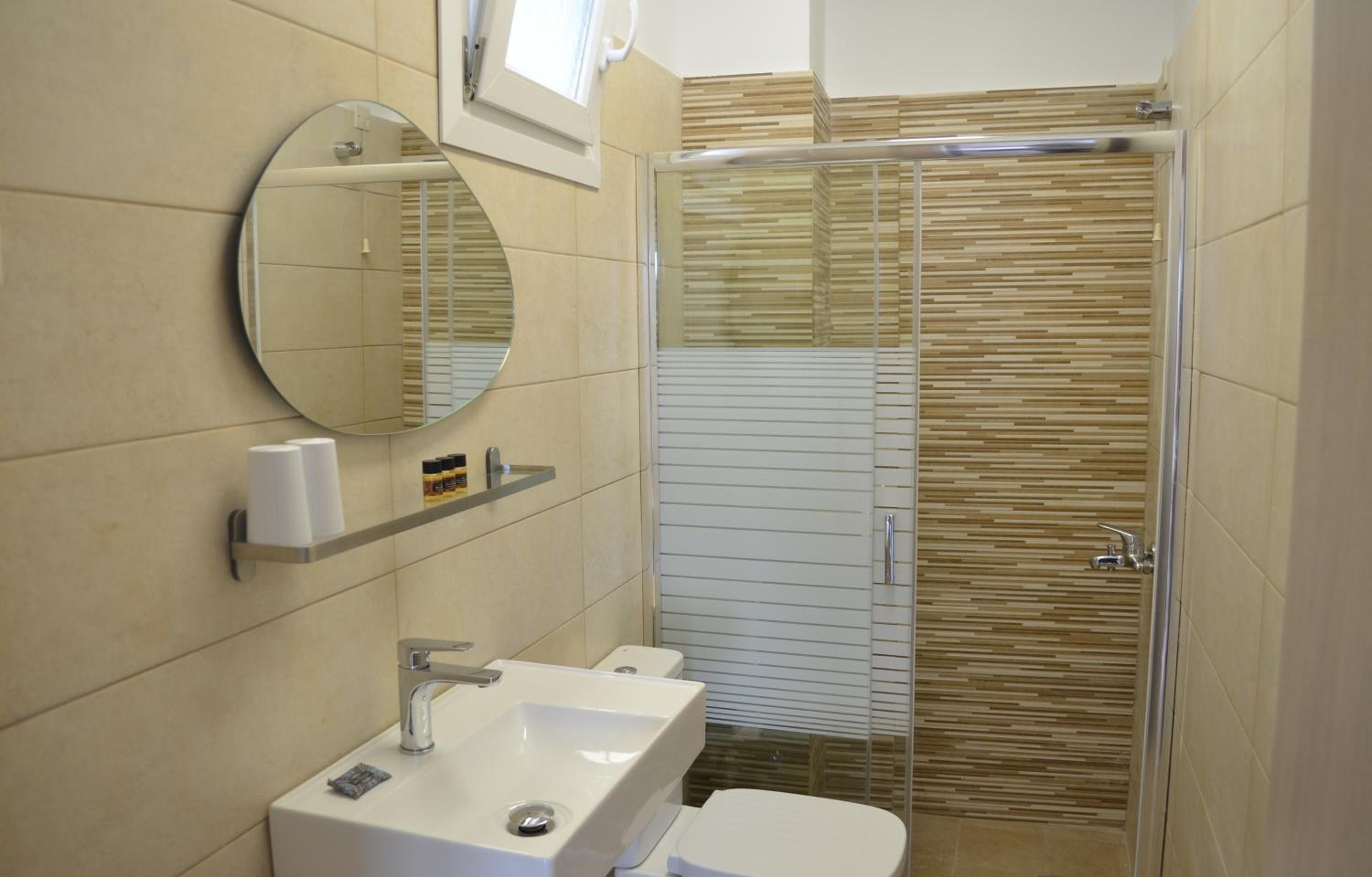 Double Room with Balcony and View - Photo 2