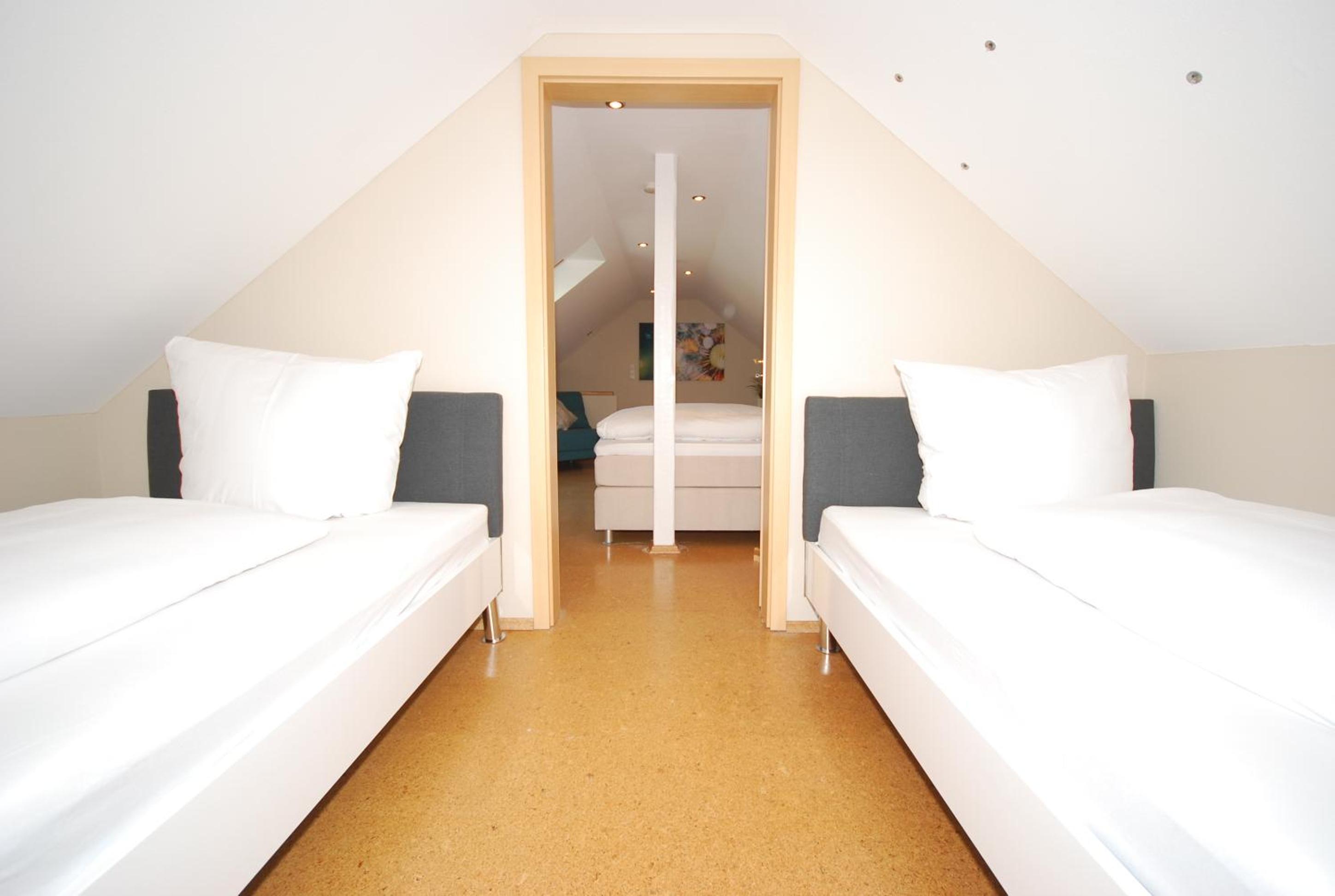 Apartment - Split Level - Photo 1