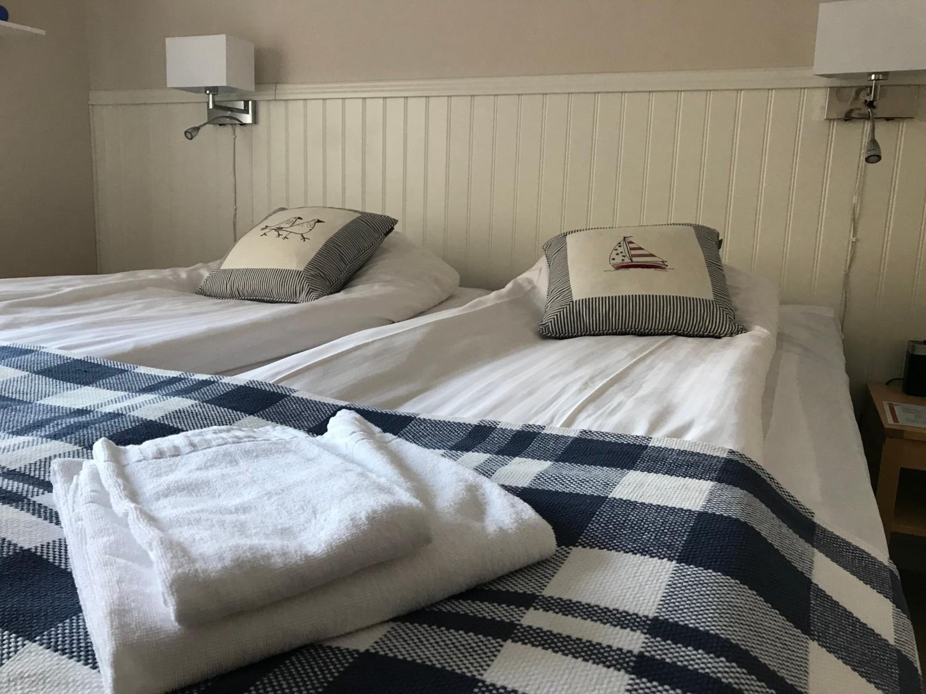 Standard Twin Room - Photo 5