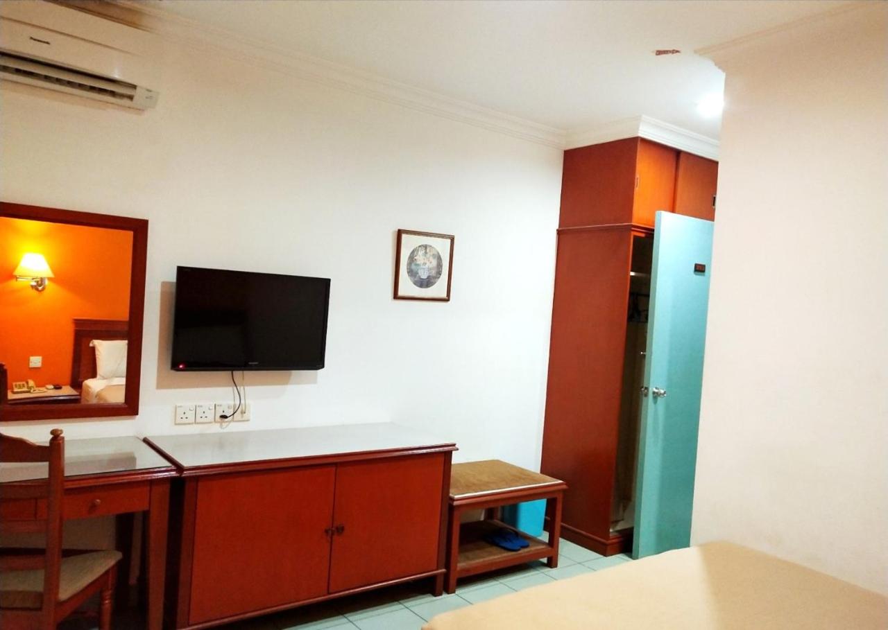Deluxe Queen Room