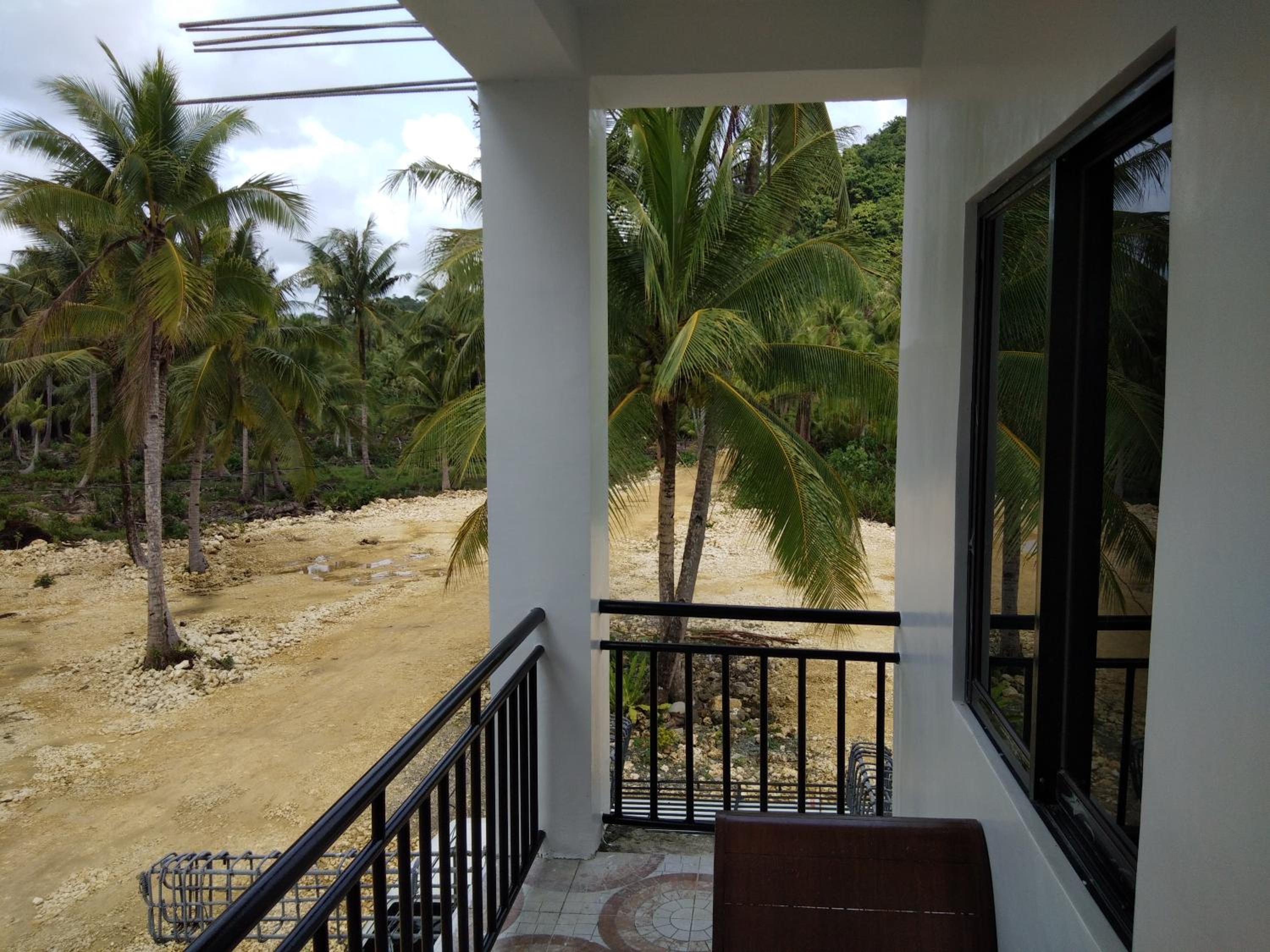 Family Room with Side Sea View - Photo 8