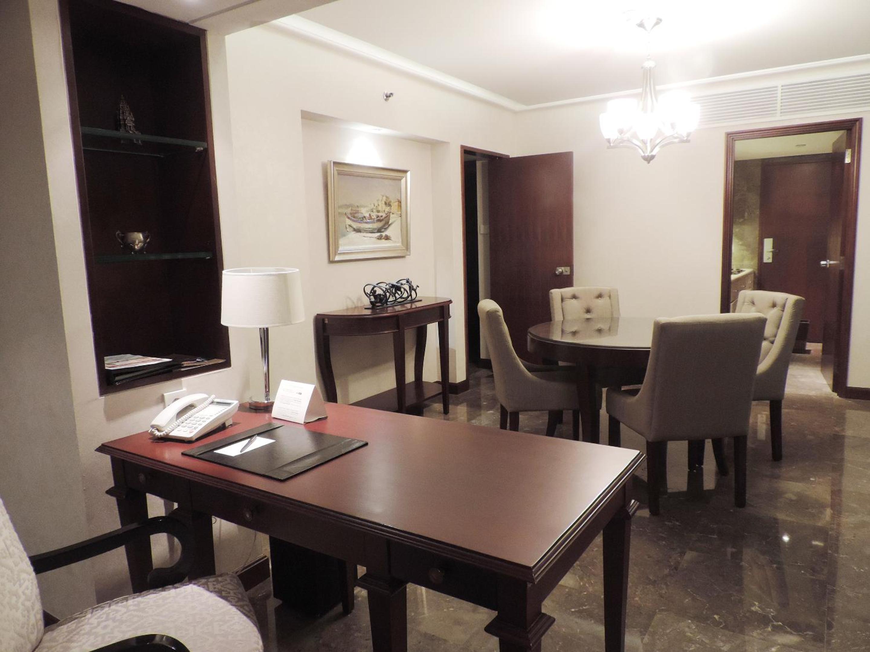 Ambassador Suite - Photo 5