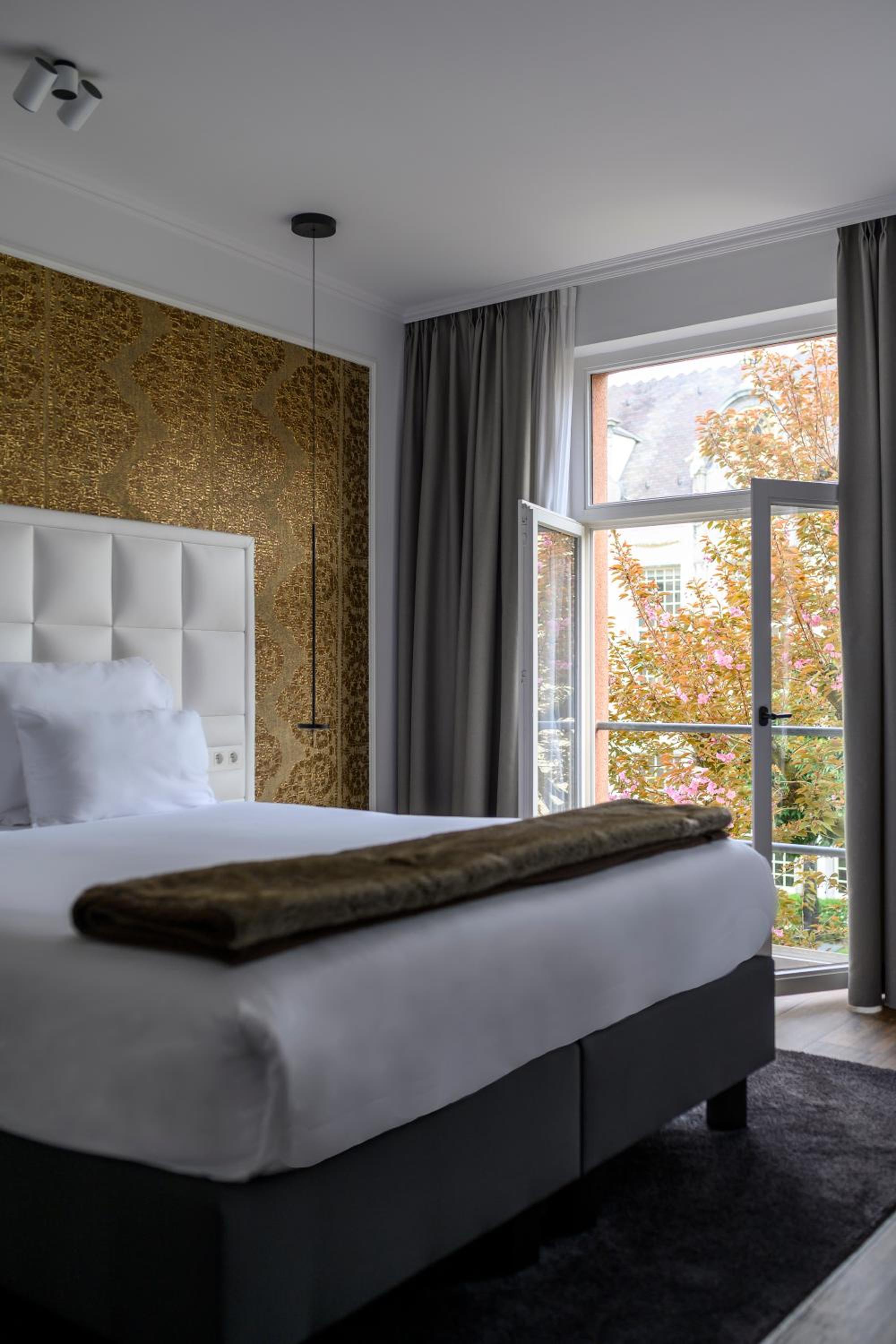 Deluxe Double Room with Garden View - Photo 2