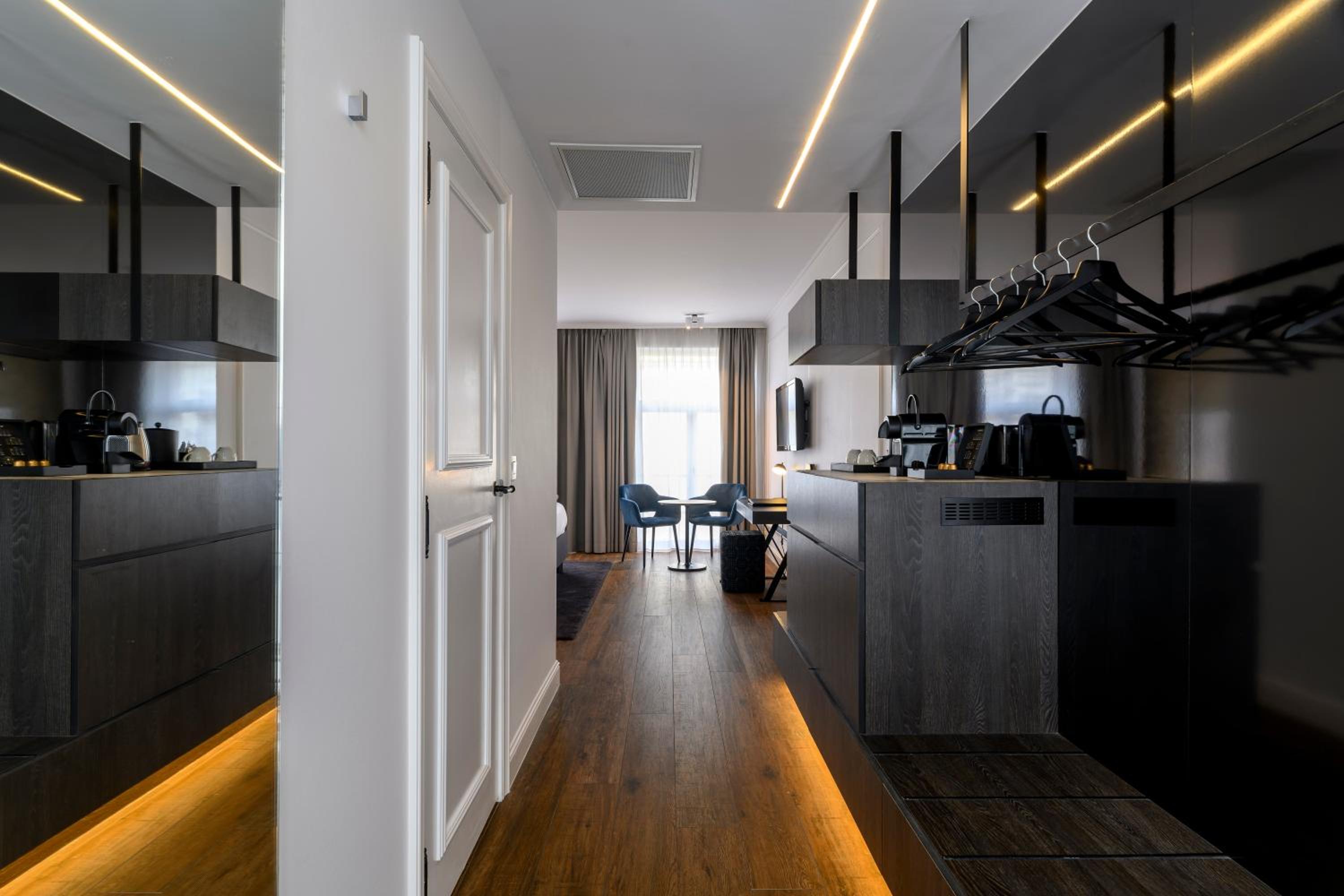 Deluxe Double Room with Garden View - Photo 7