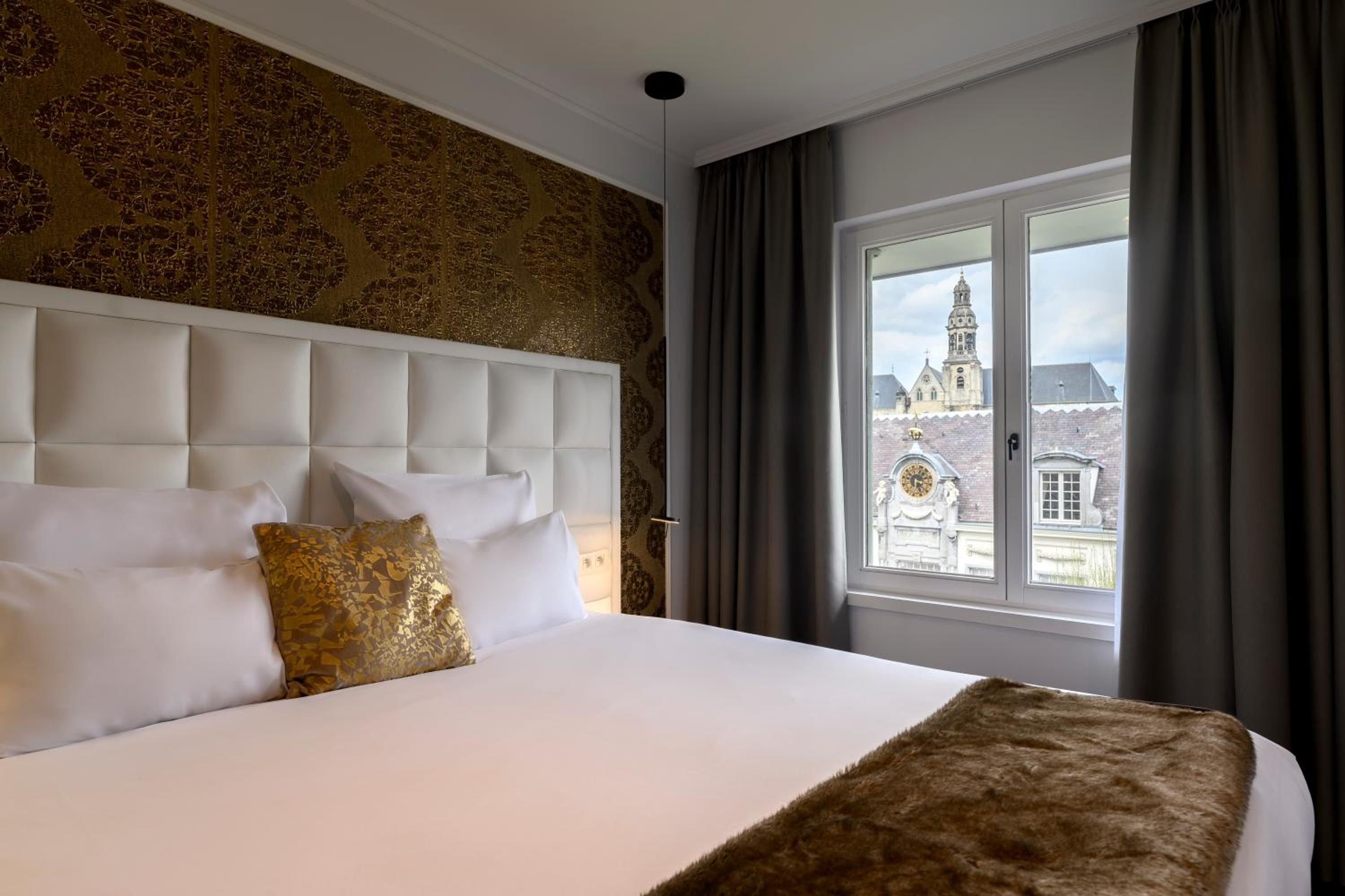 Deluxe Double Room with Garden View - Photo 9