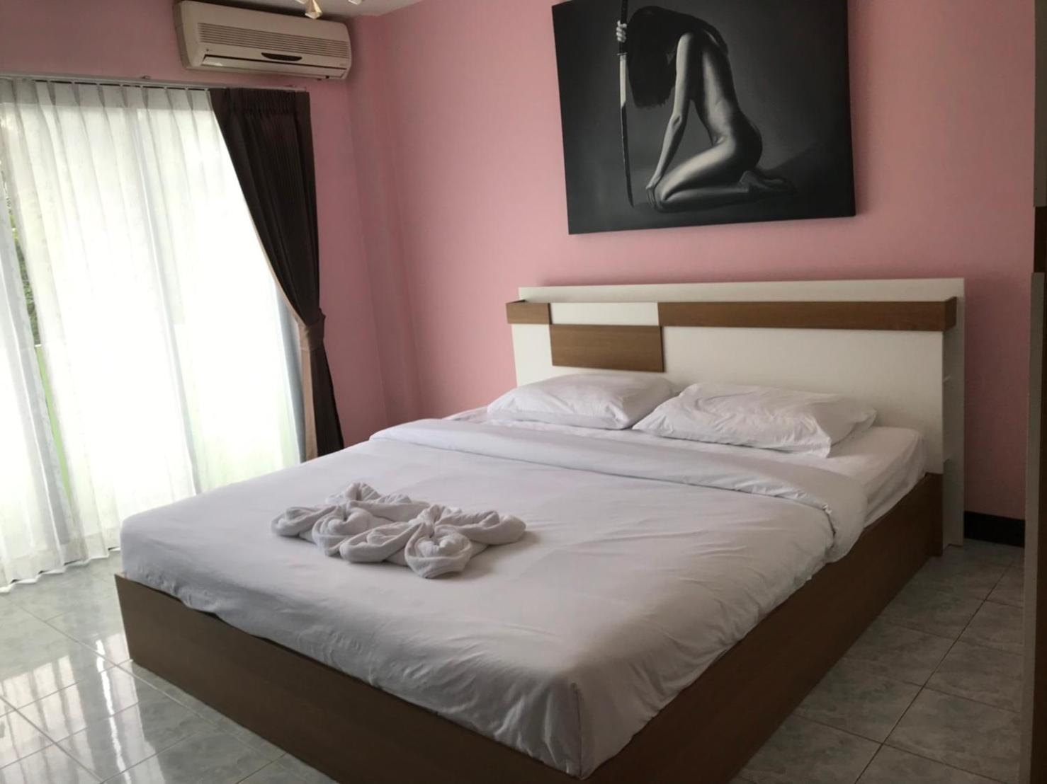 Small Double Room - Photo 1