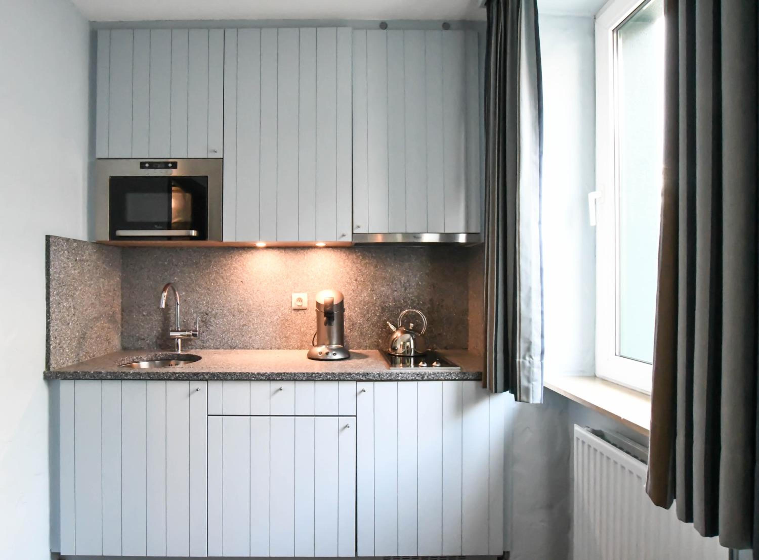 Corner Suite photo 3