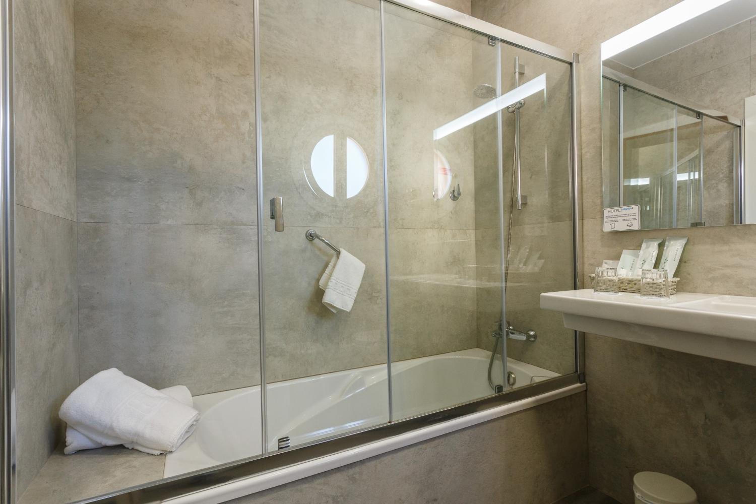 Quadruple Room - Photo 2