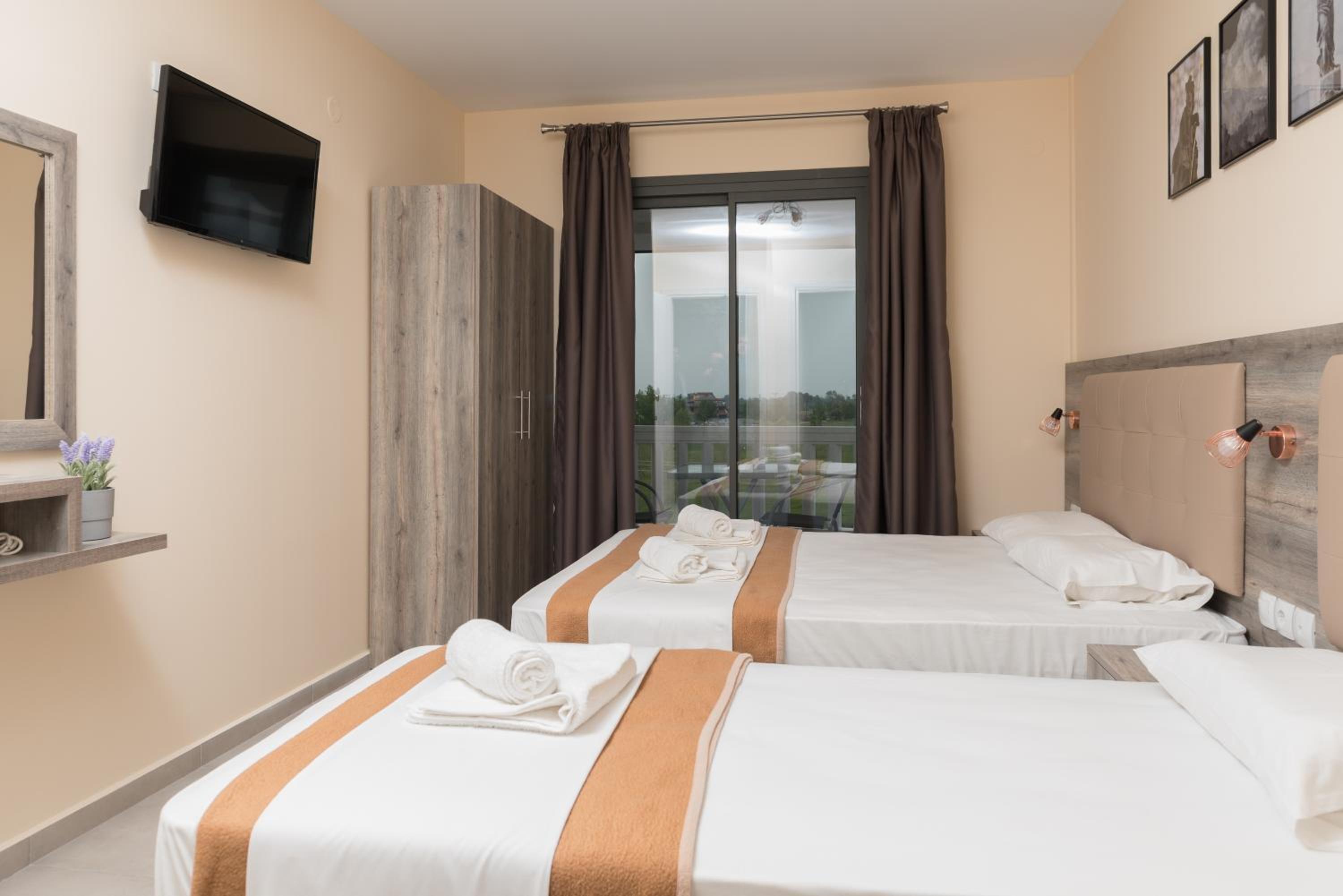 Deluxe Triple Room with Sea View photo 2