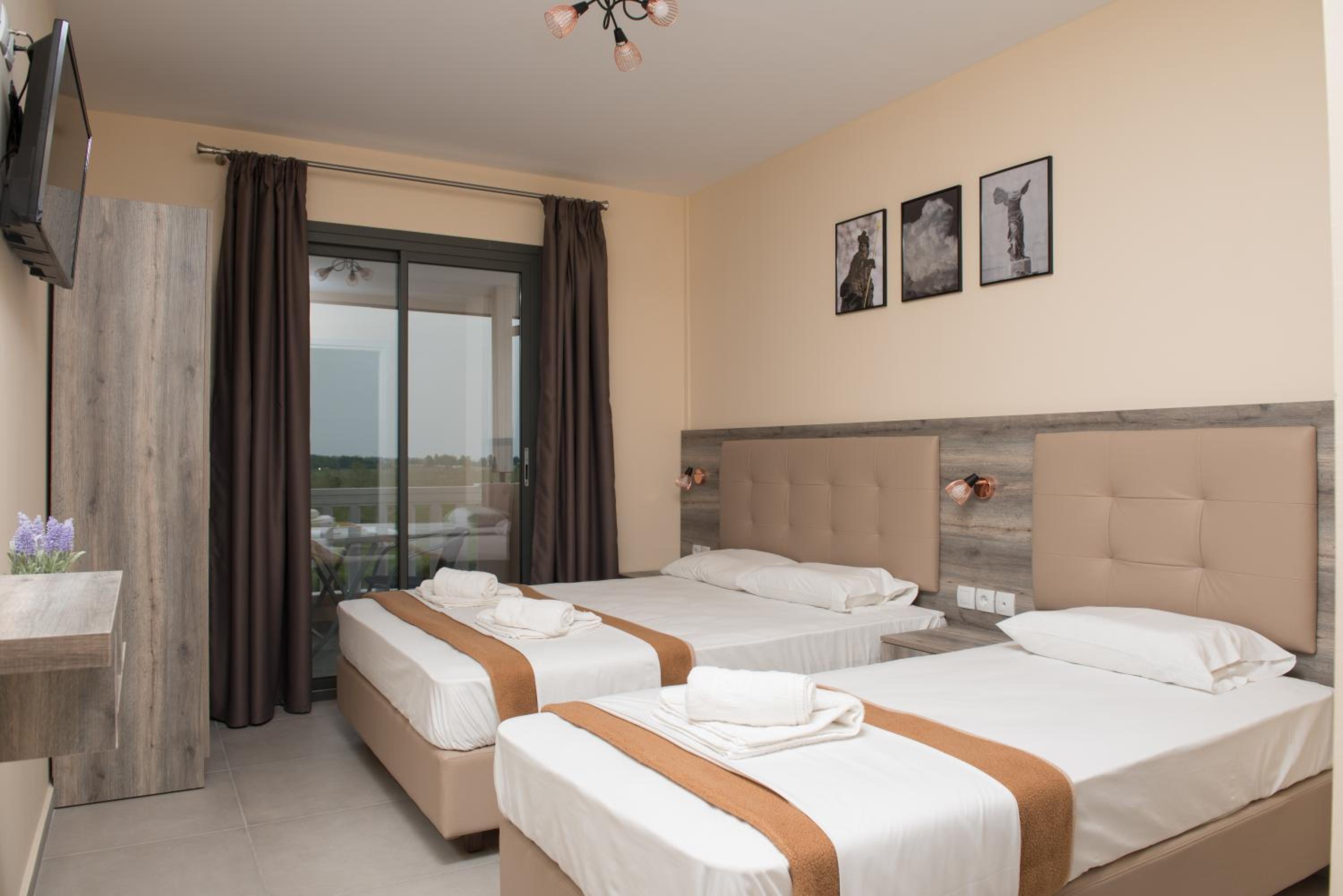 Deluxe Triple Room with Sea View photo 1