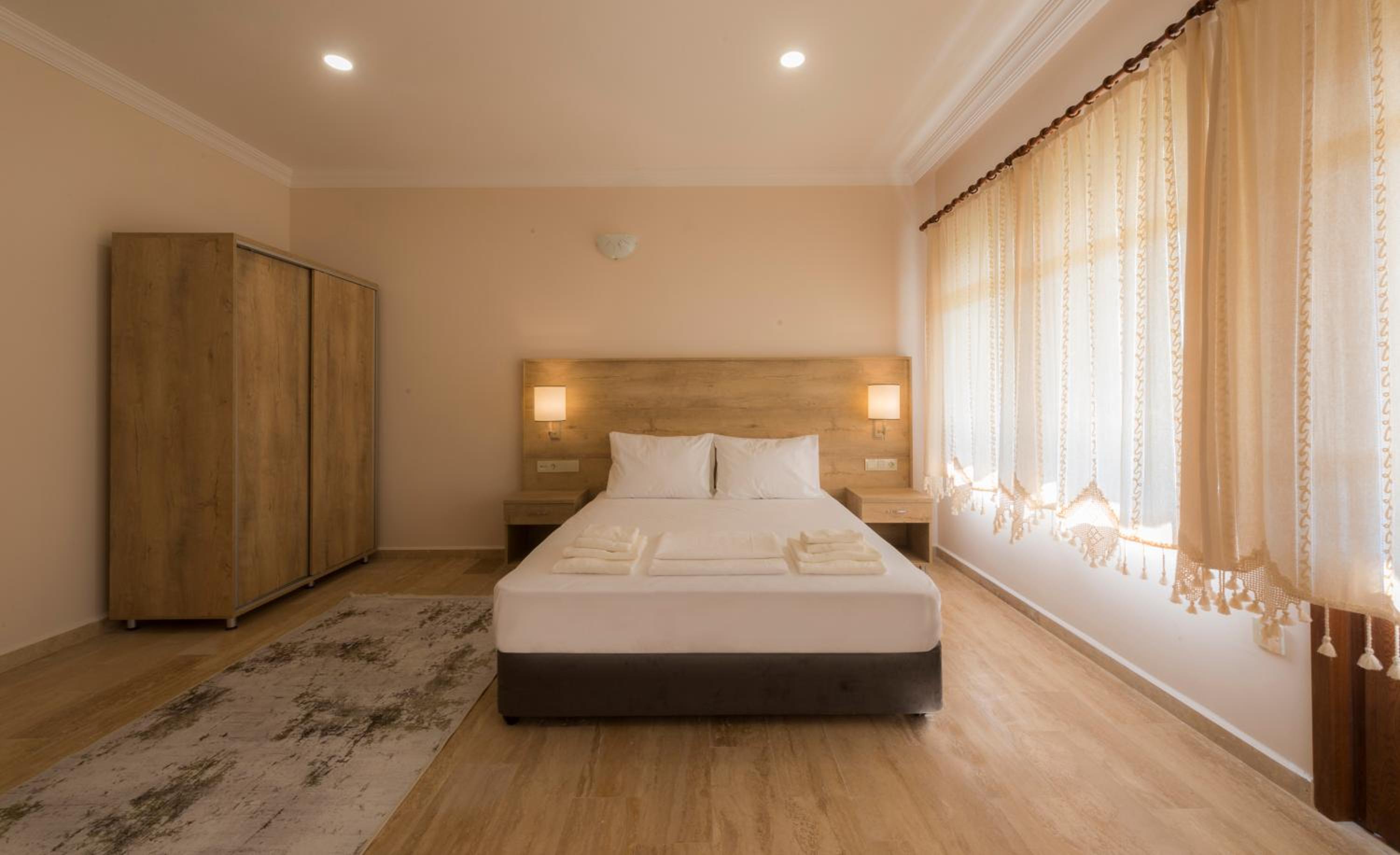Club Deluxe Room - Photo 4