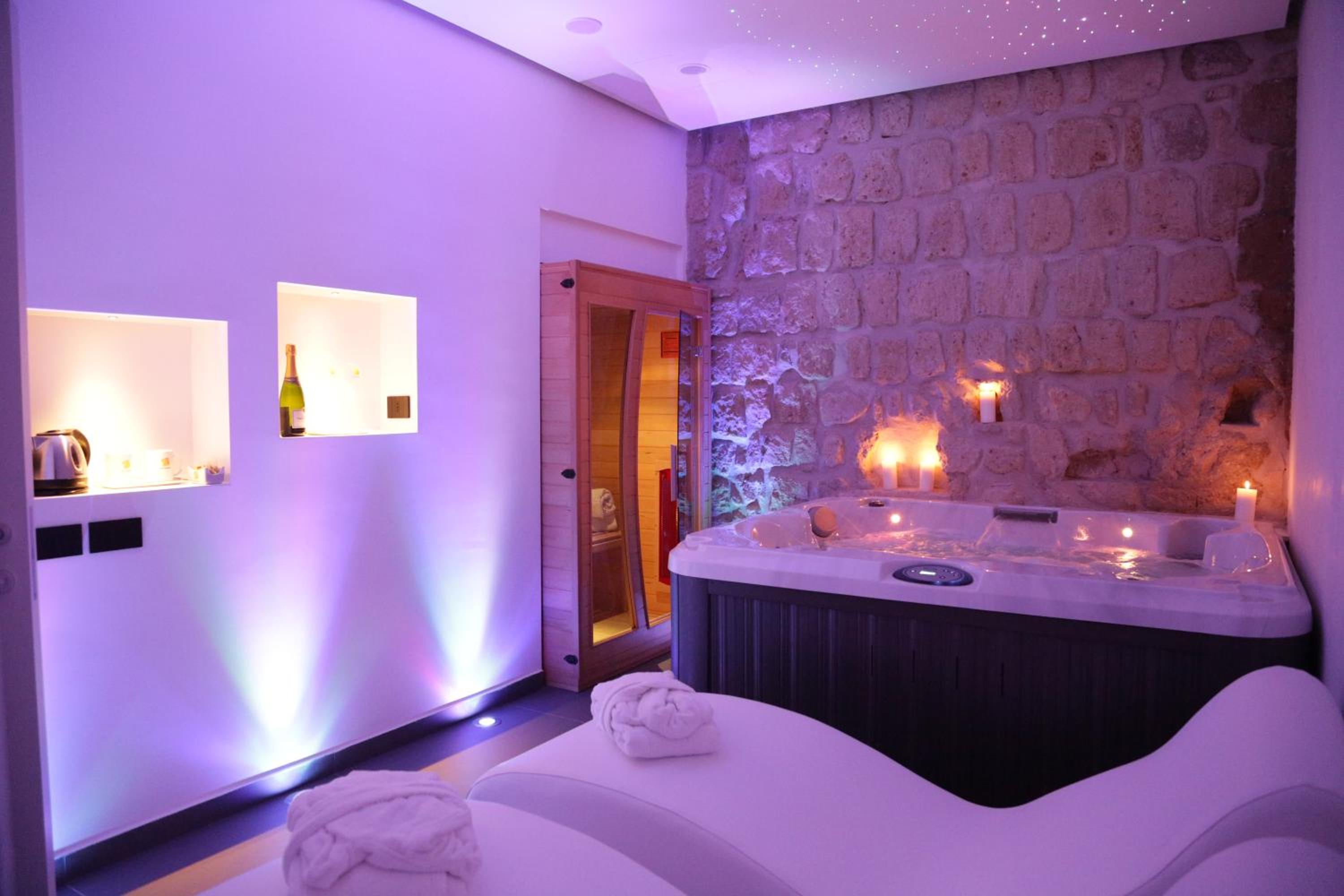 Standard Double Room with Spa Access 