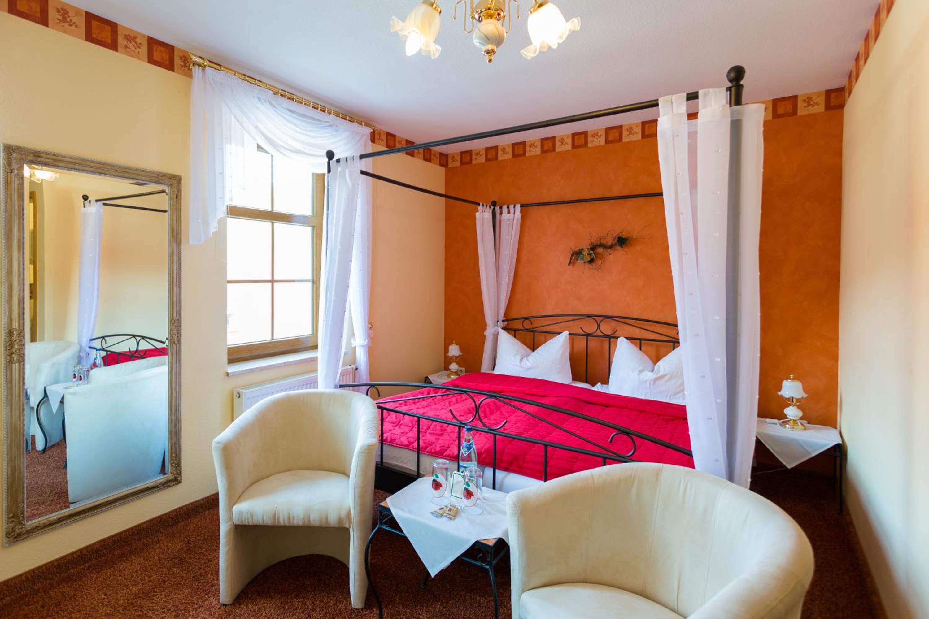 Large Double Room photo 1