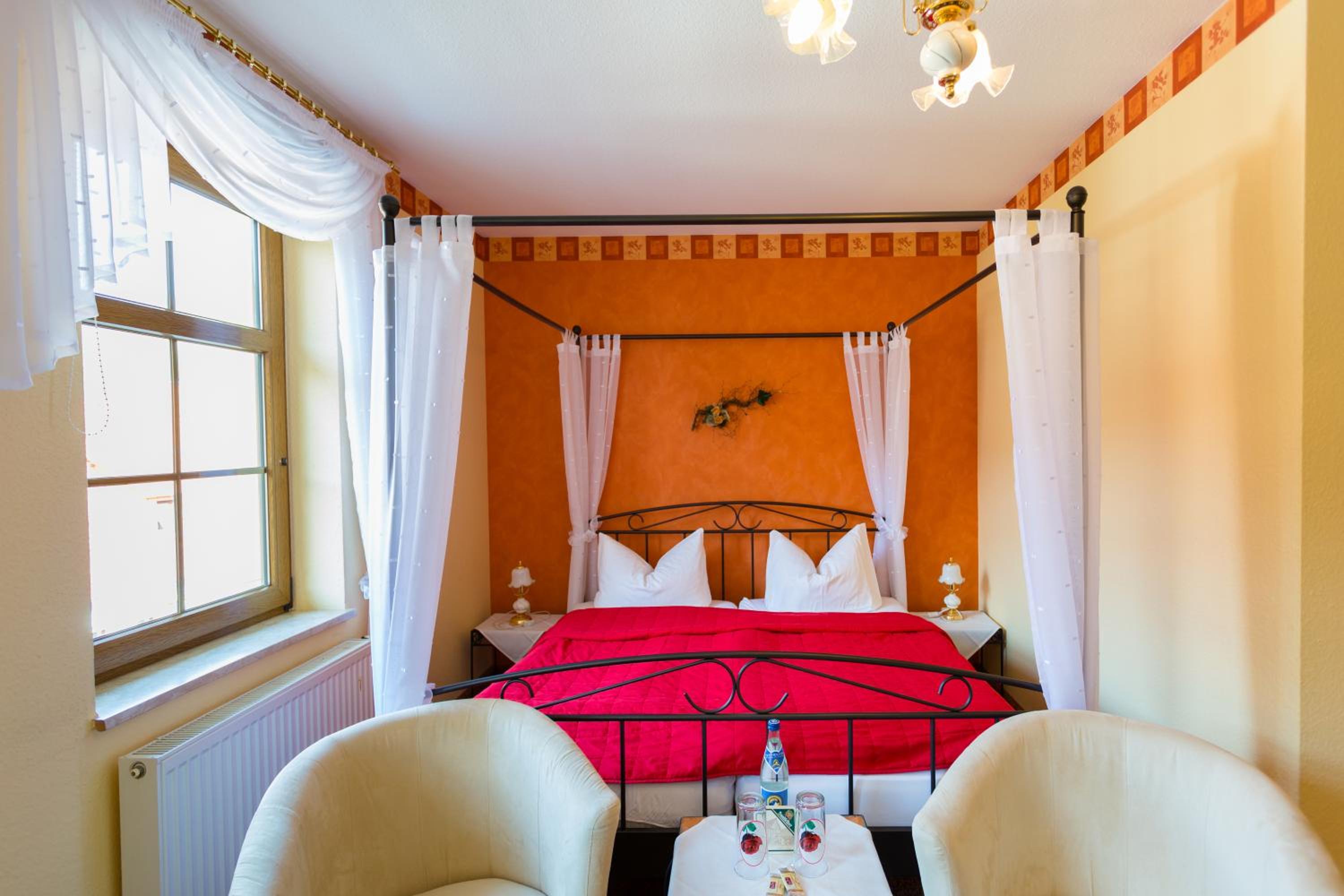 Large Double Room photo 2